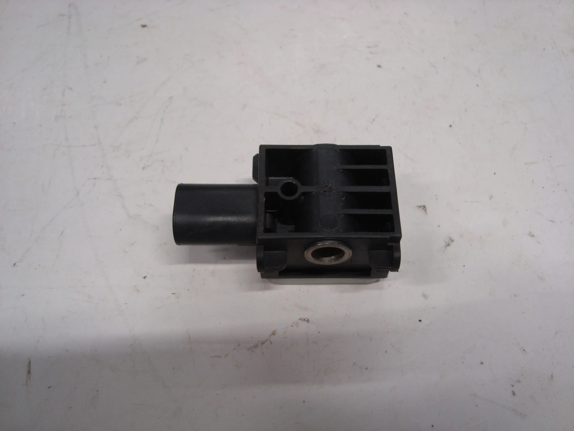 Датчик удара кузова Mercedes-Benz W251 272 A0038202826 - миниатюра 2
