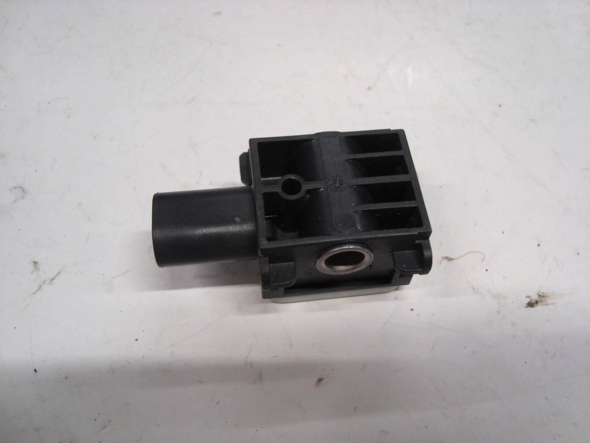 Датчик удара кузова Mercedes-Benz W251 272 A0038202826 - миниатюра 2