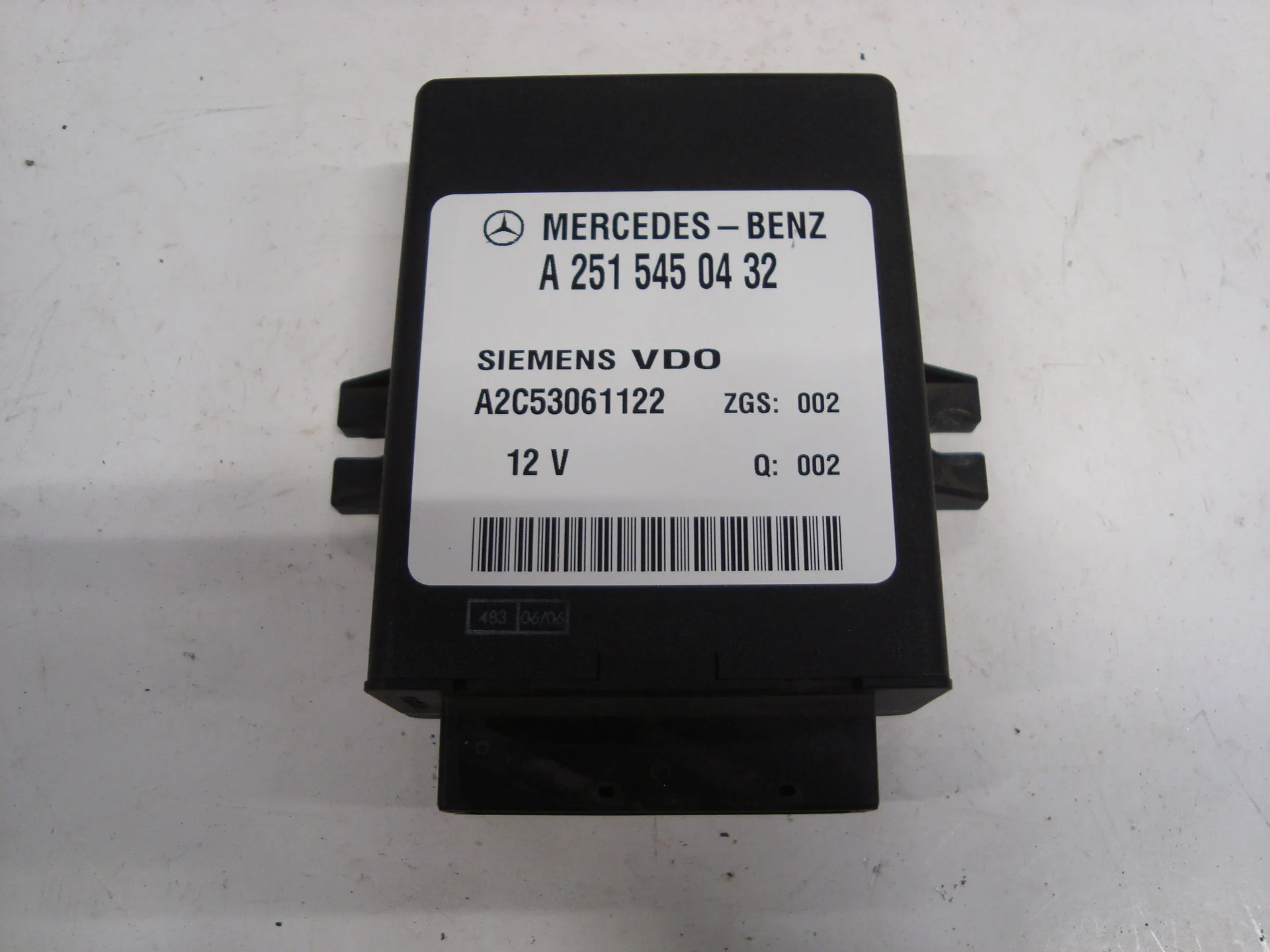 Блок управления пневмоподвеской Mercedes-Benz W251 272 A2515450432 - изображение 1