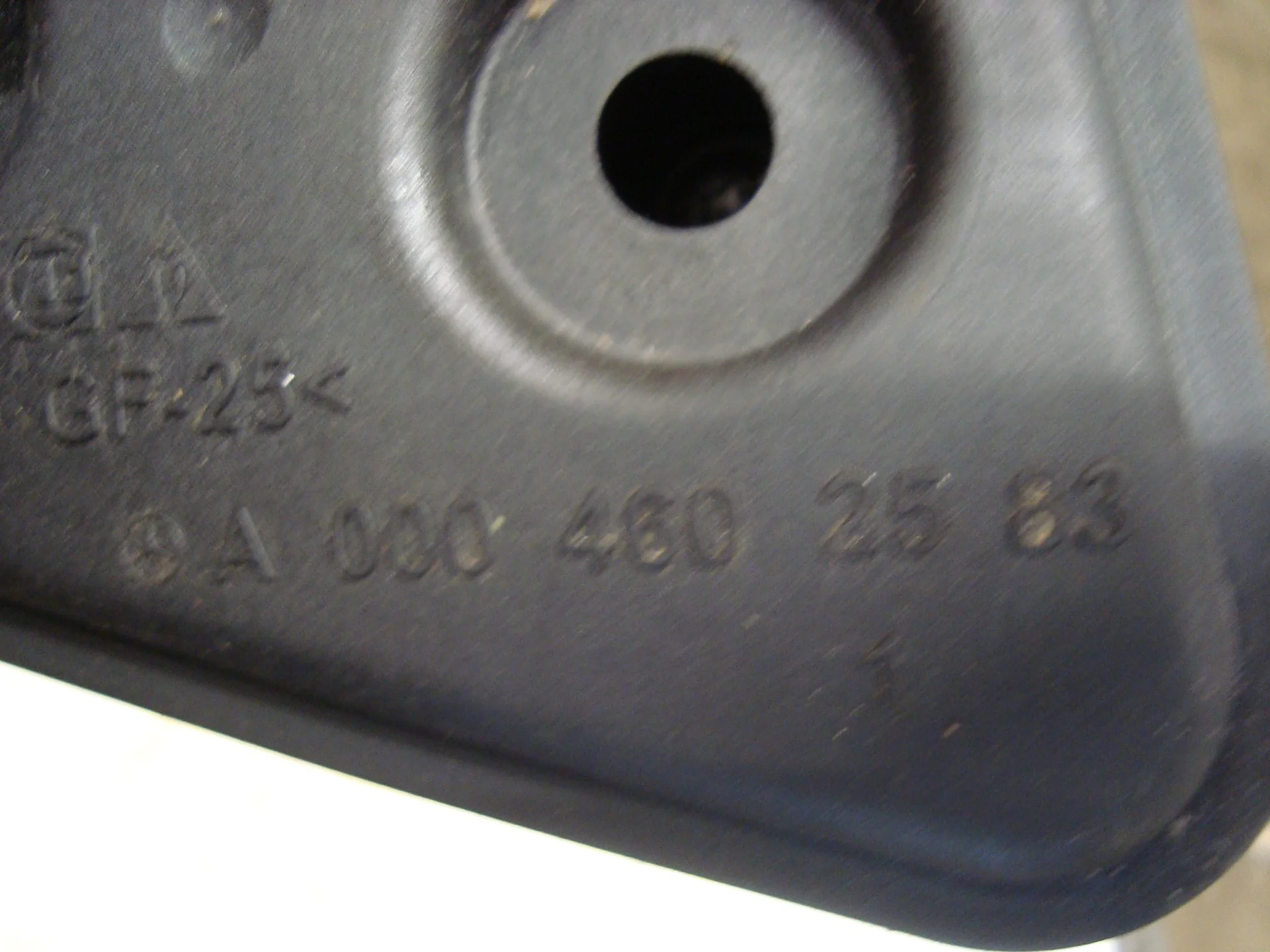 Бачок насоса гидроусилителя руля Mercedes-Benz W251 272 A0004602583 - миниатюра 3