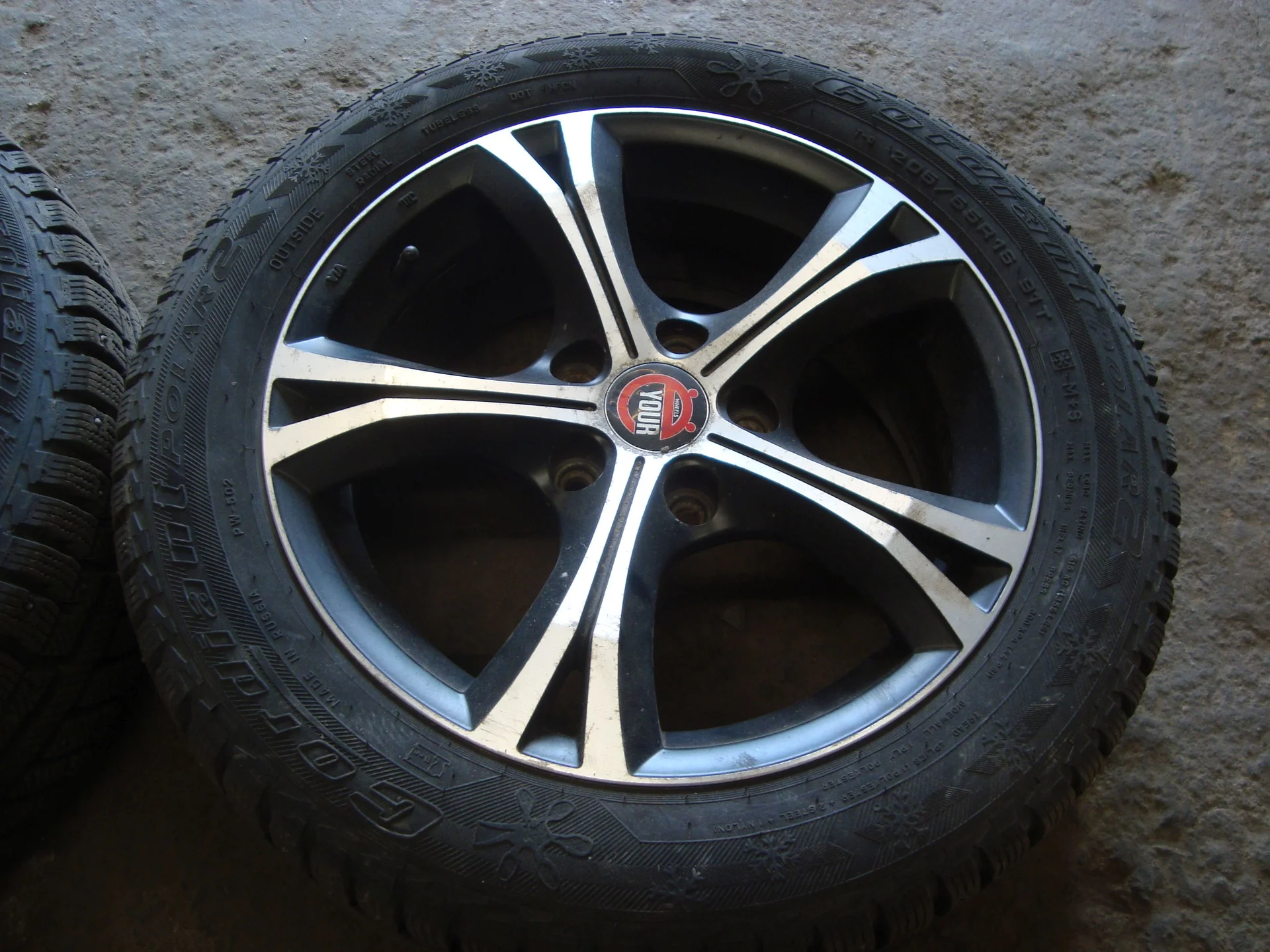 Комплект колес Mercedes-Benz C208 111 - миниатюра 3