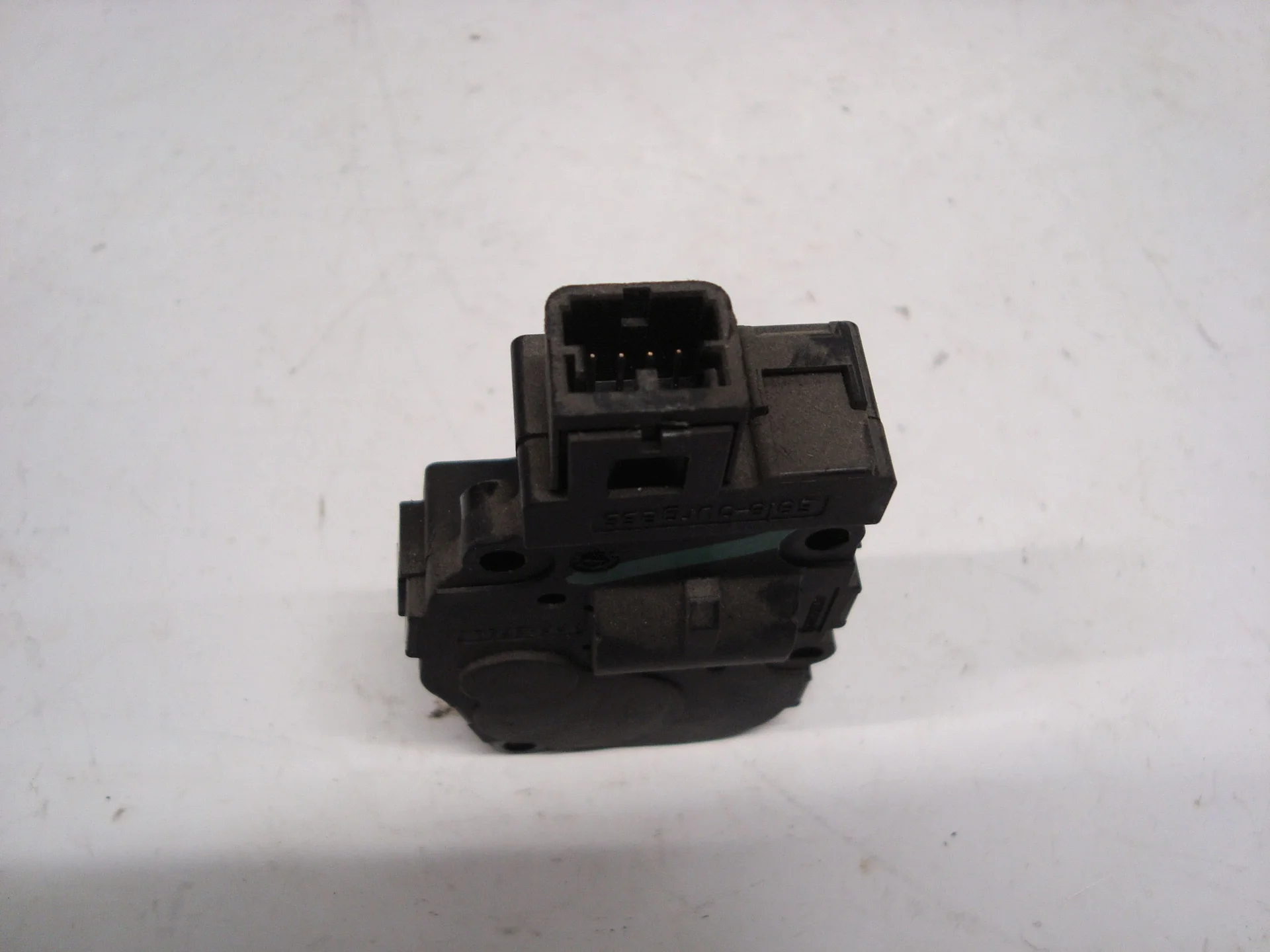 Моторчик заслонки печки Mercedes-Benz W251 272 A1669060008 - миниатюра 3