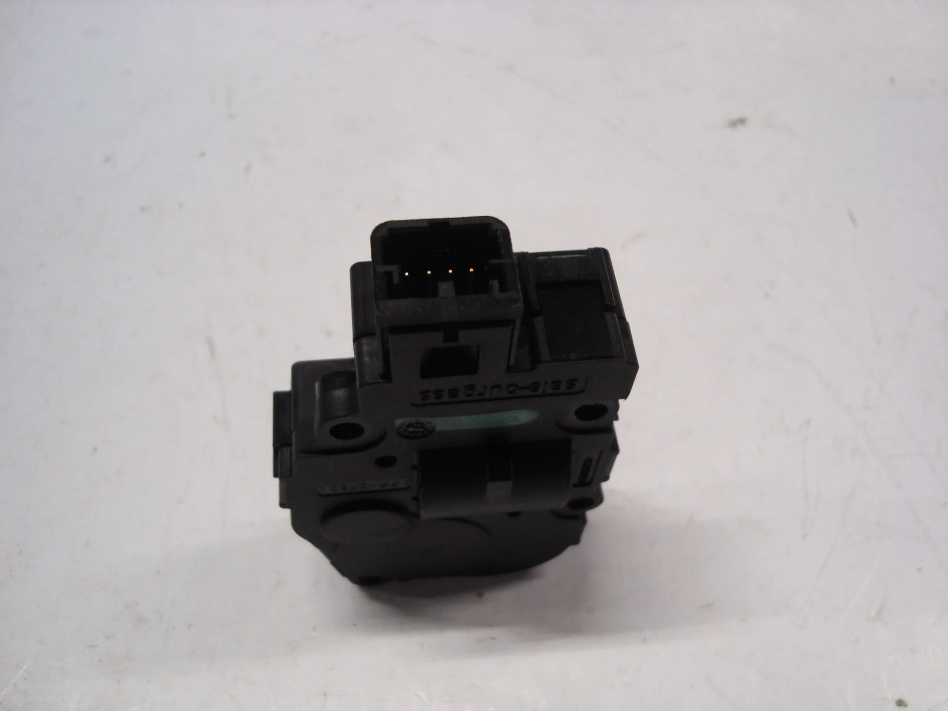 Моторчик заслонки печки Mercedes-Benz W251 272 A1669060008 - миниатюра 3