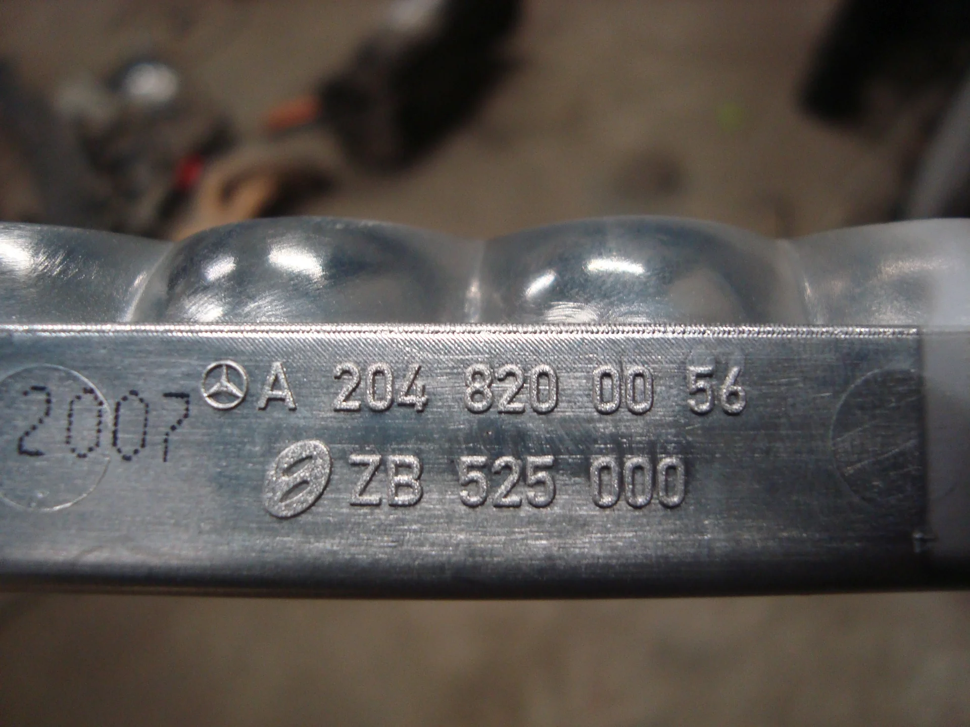 Дополнительный стоп сигнал Mercedes-Benz W204 271 A2048200056 - миниатюра 6
