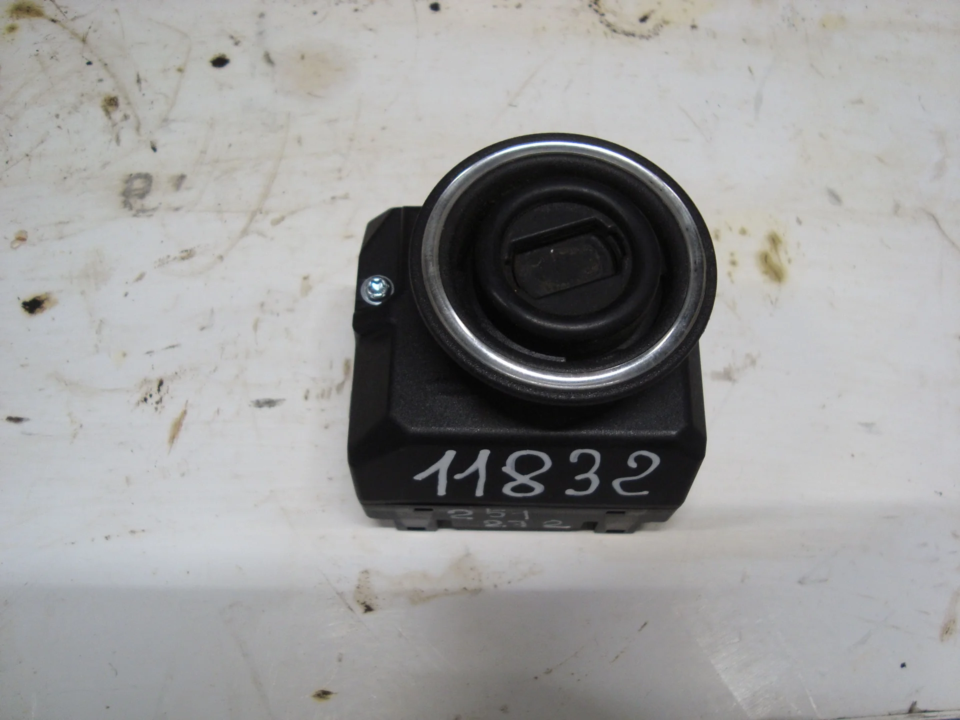 Замок зажигания Mercedes-Benz W251 272 A1645450708 - изображение 1