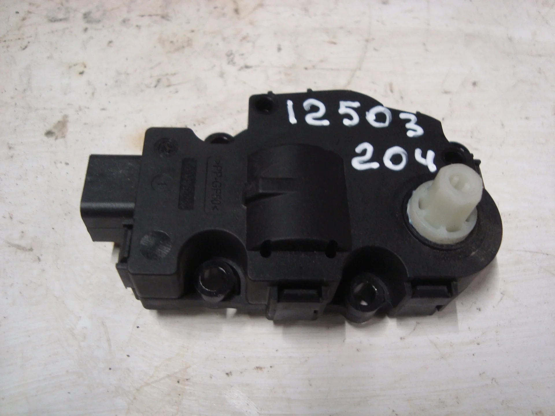 Моторчик заслонки печки Mercedes-Benz W204 271 A2219066900 - изображение 1