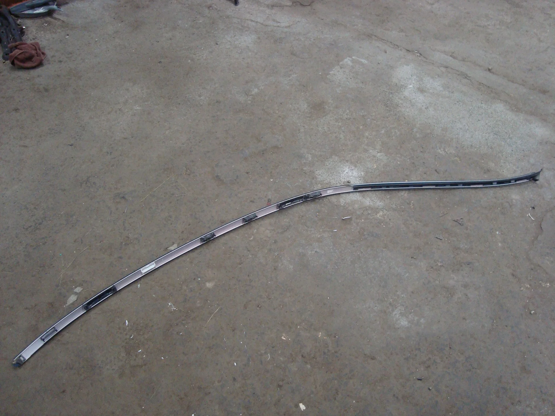 Молдинг крыши левый Mercedes-Benz W204 271 A2046907582 - миниатюра 2