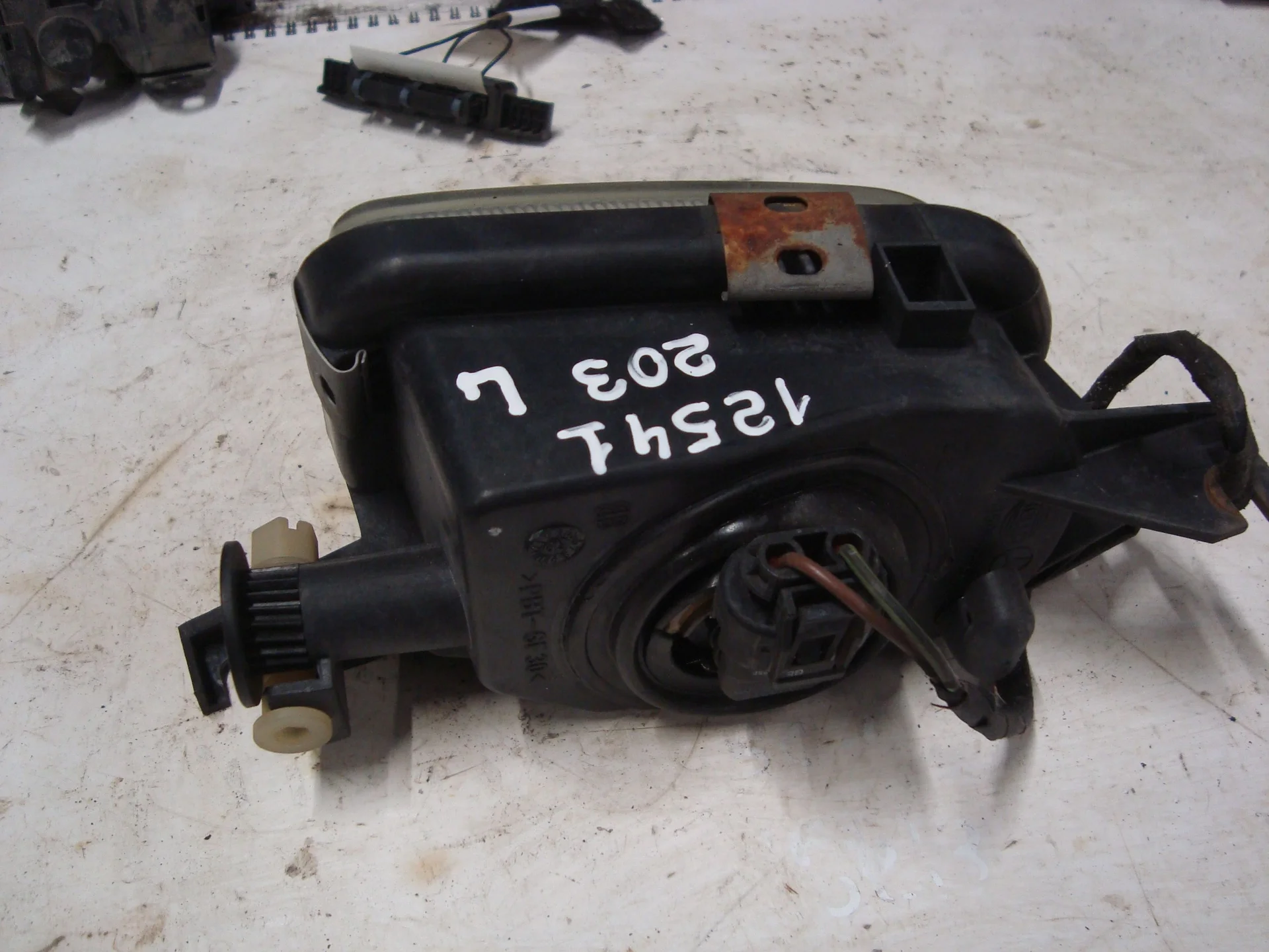 Противотуманная фара левая Mercedes-Benz W203 271 A2158200556 - миниатюра 2
