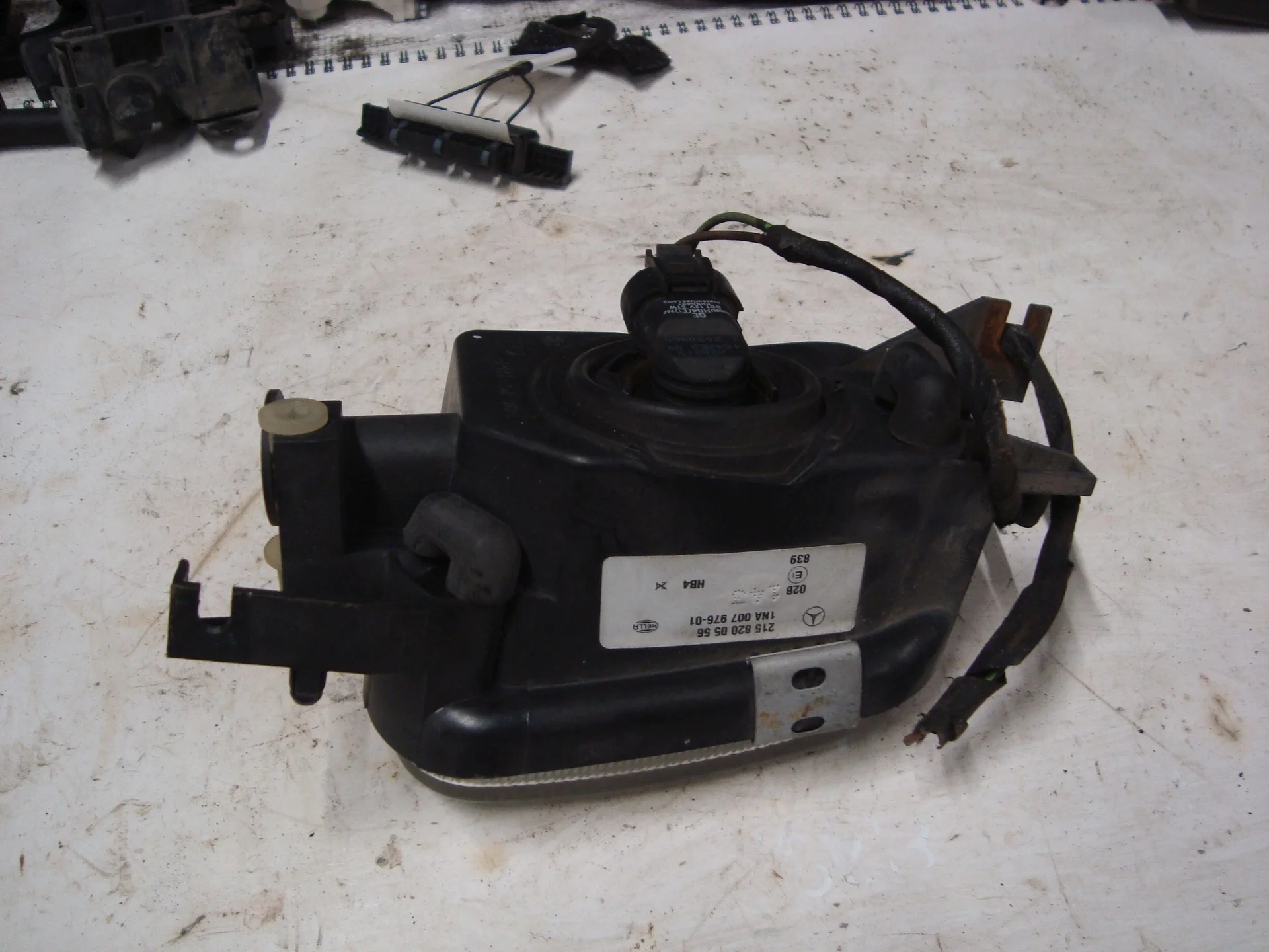 Противотуманная фара левая Mercedes-Benz W203 271 A2158200556 - миниатюра 3
