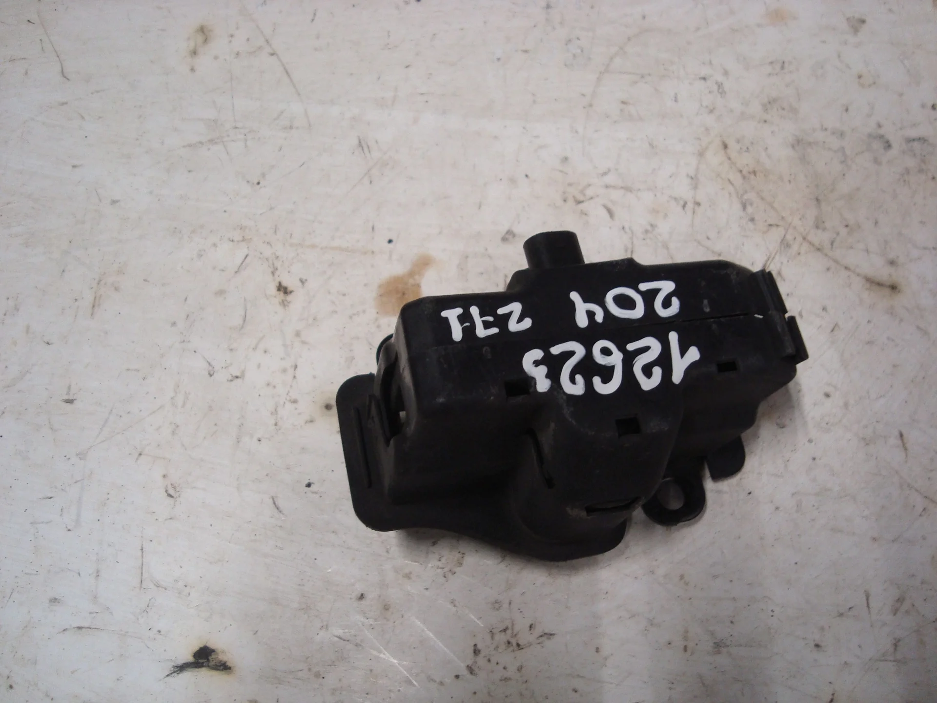 Замок капота Mercedes-Benz W204 271 A2048800160 - миниатюра 2
