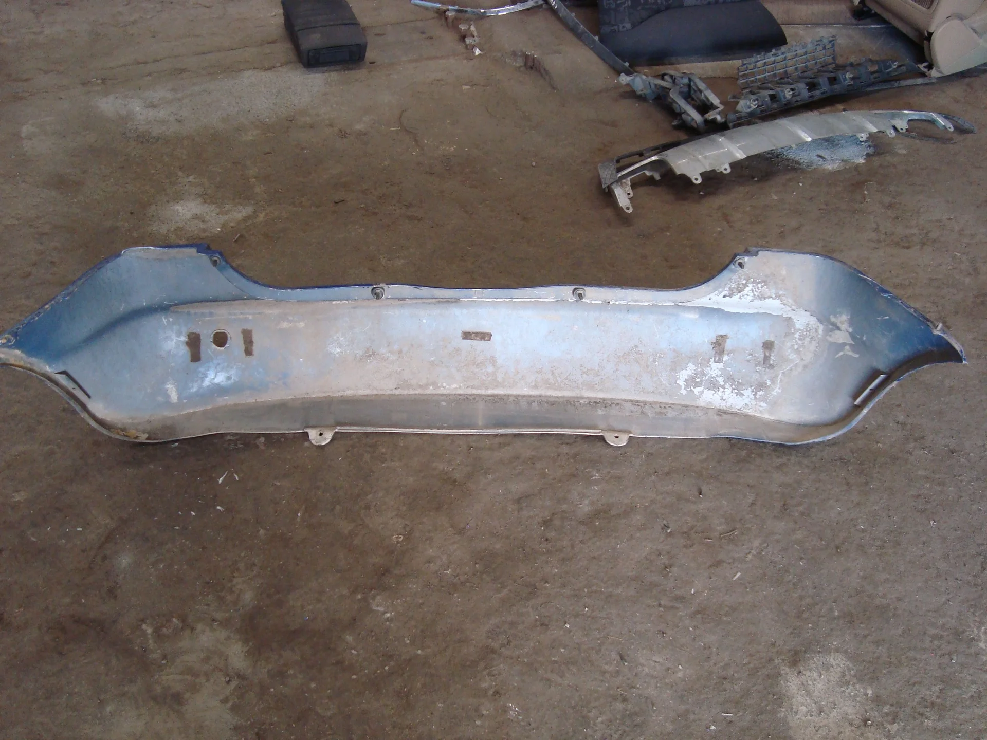 Бампер задний Mercedes-Benz W168 A1688850225 - миниатюра 7