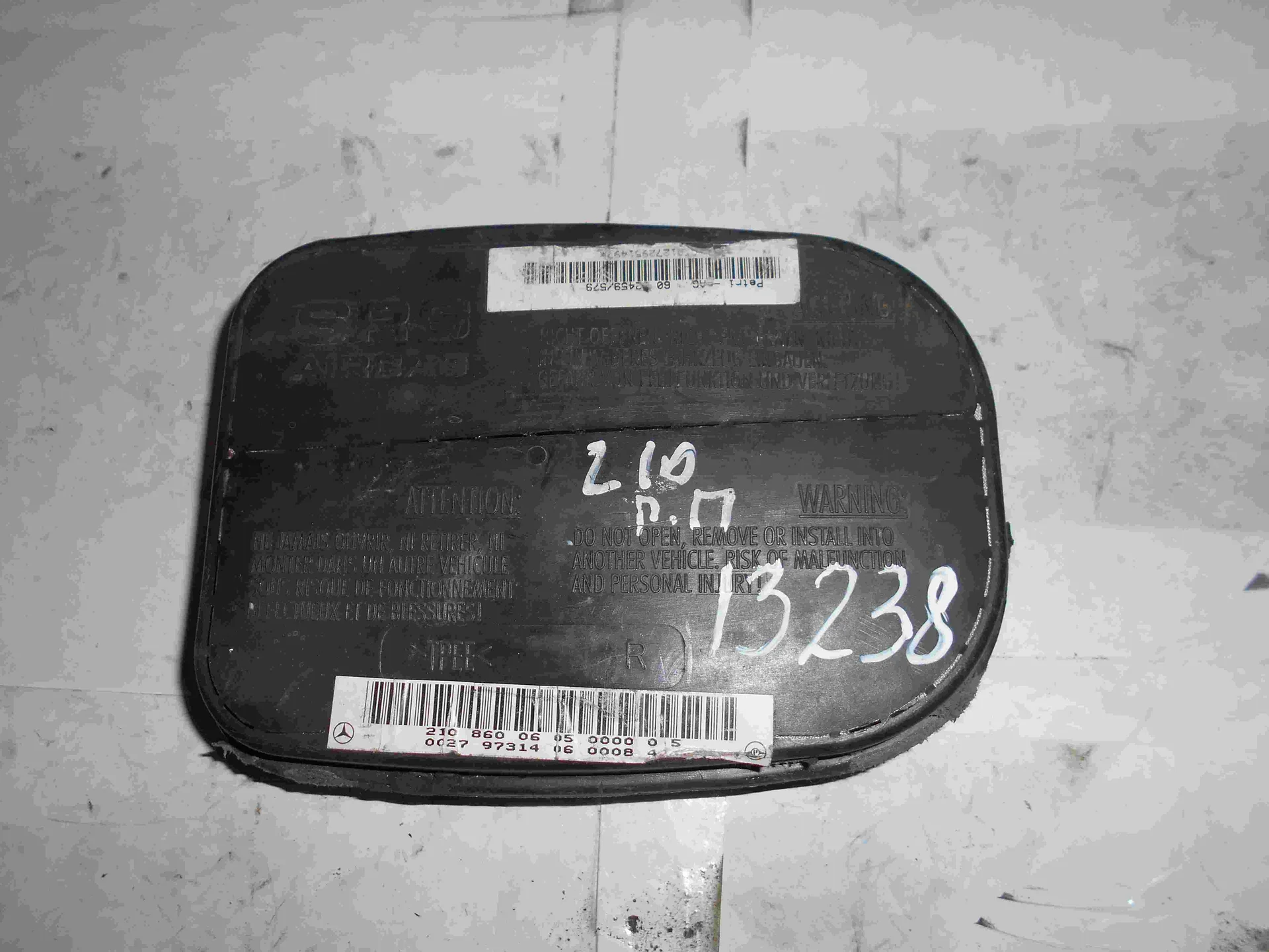 Подушка безопасности передней правой двери Mercedes-Benz W210 A2108600605 - изображение 1