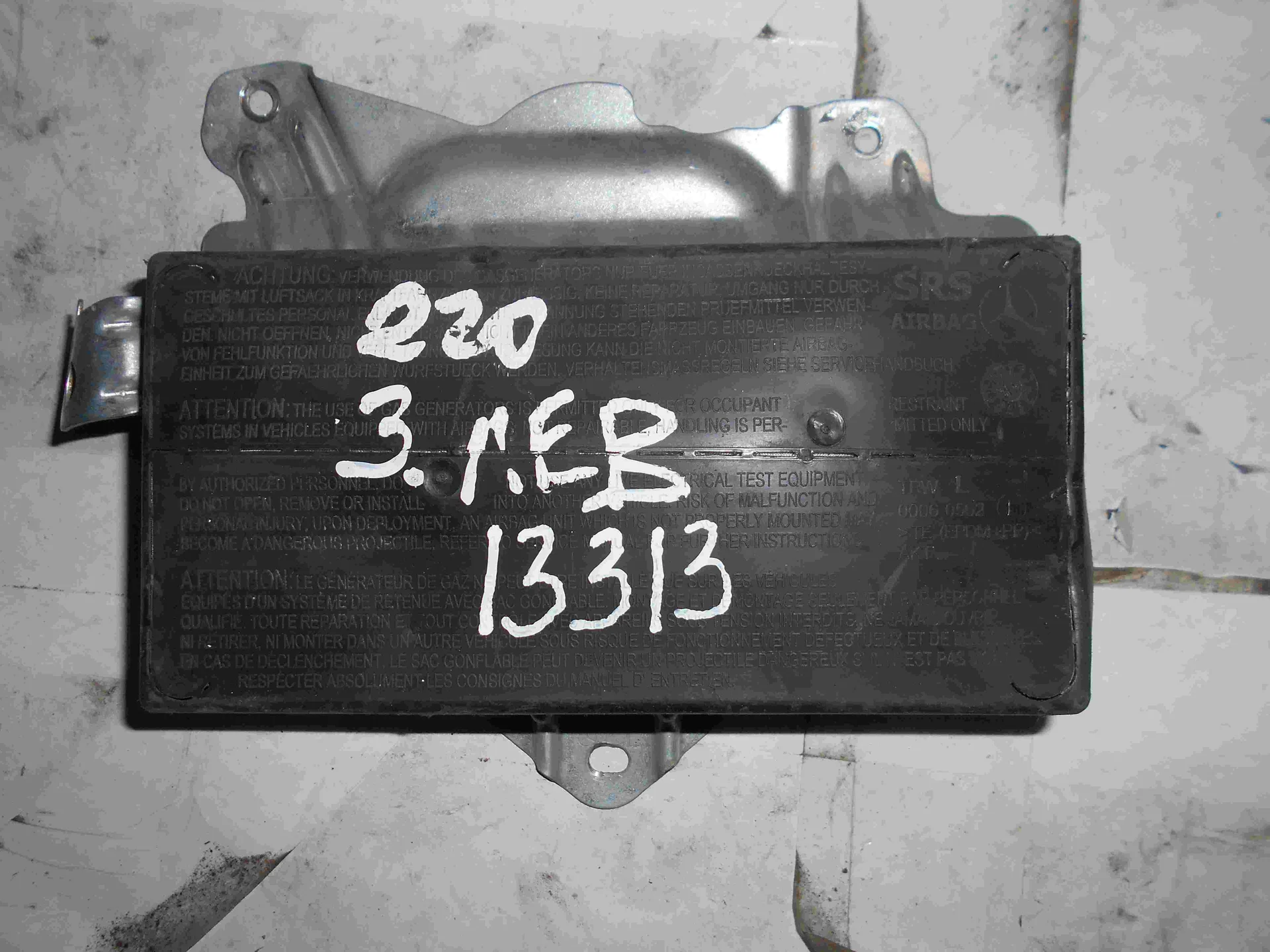 Подушка безопасности задней левой двери Mercedes-Benz W220 A2208600305 - изображение 1
