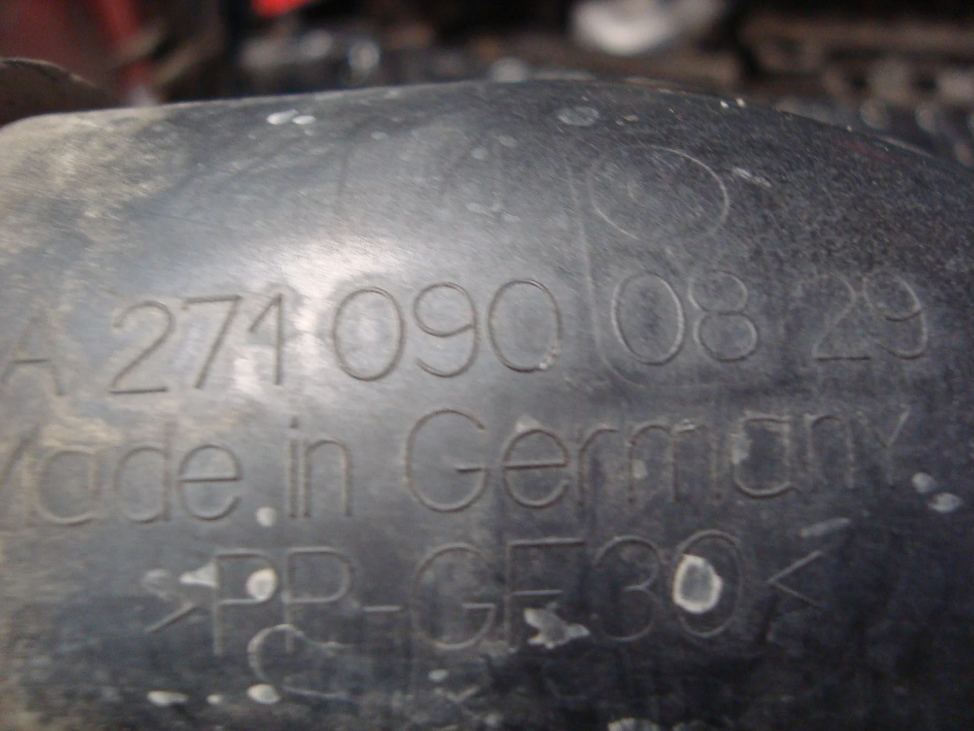 Патрубок впускного коллектора Mercedes-Benz W204 271 A2710900829 - миниатюра 3