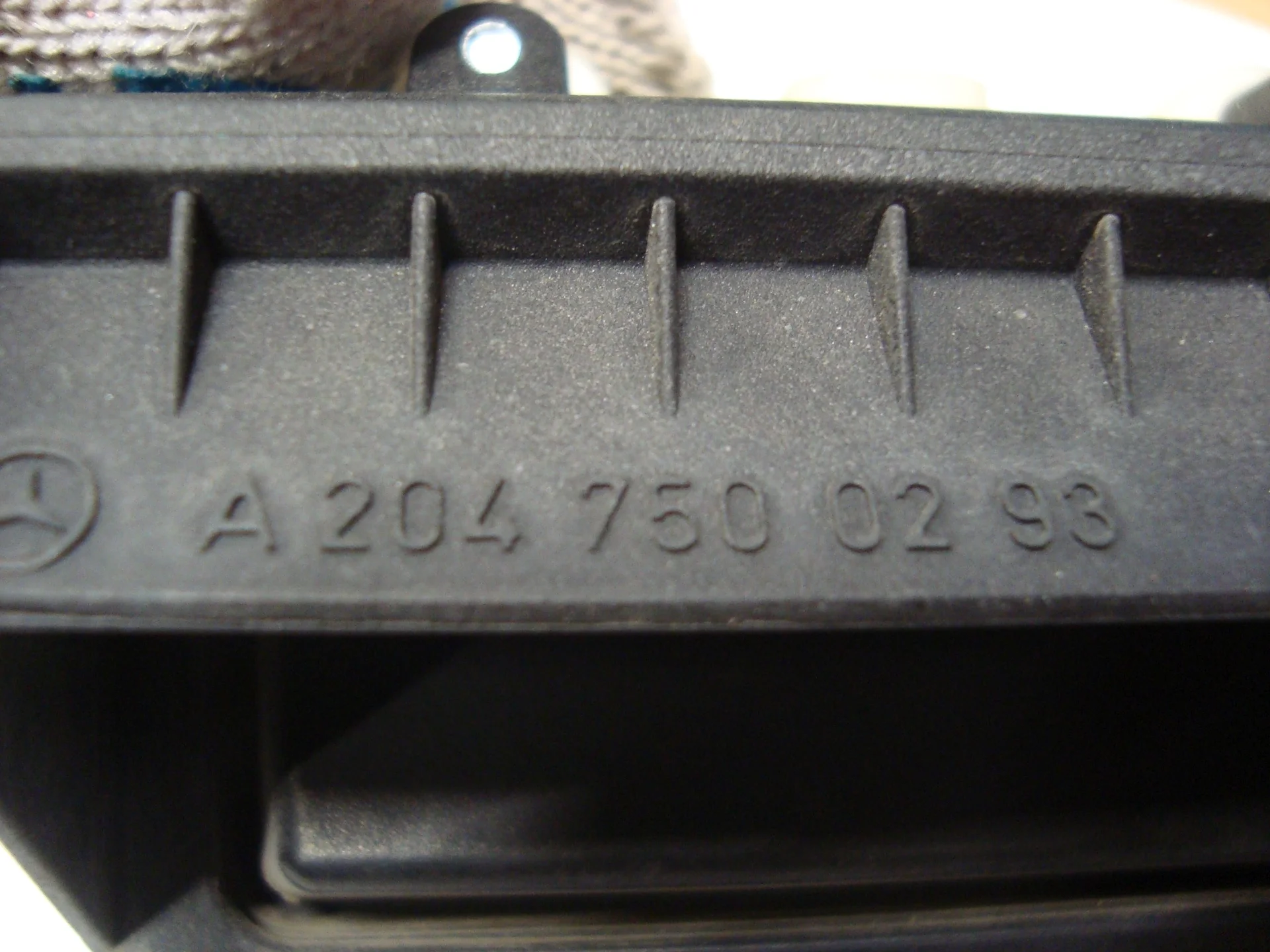 Ручка наружная крышки багажника Mercedes-Benz W204 271 A2047500293 - миниатюра 4