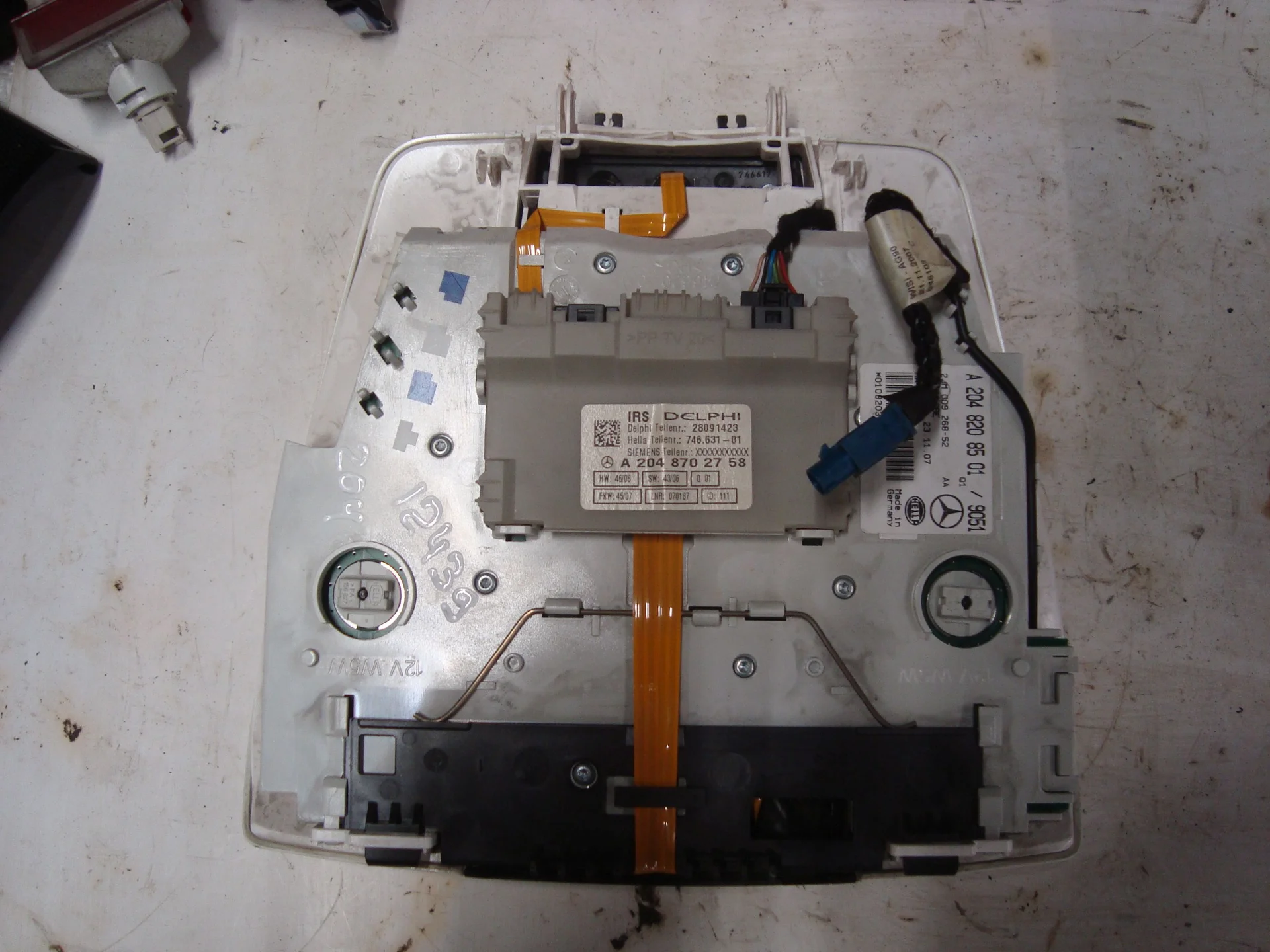 Плафон салонный передний Mercedes-Benz W204 271 A2048208501 - миниатюра 3