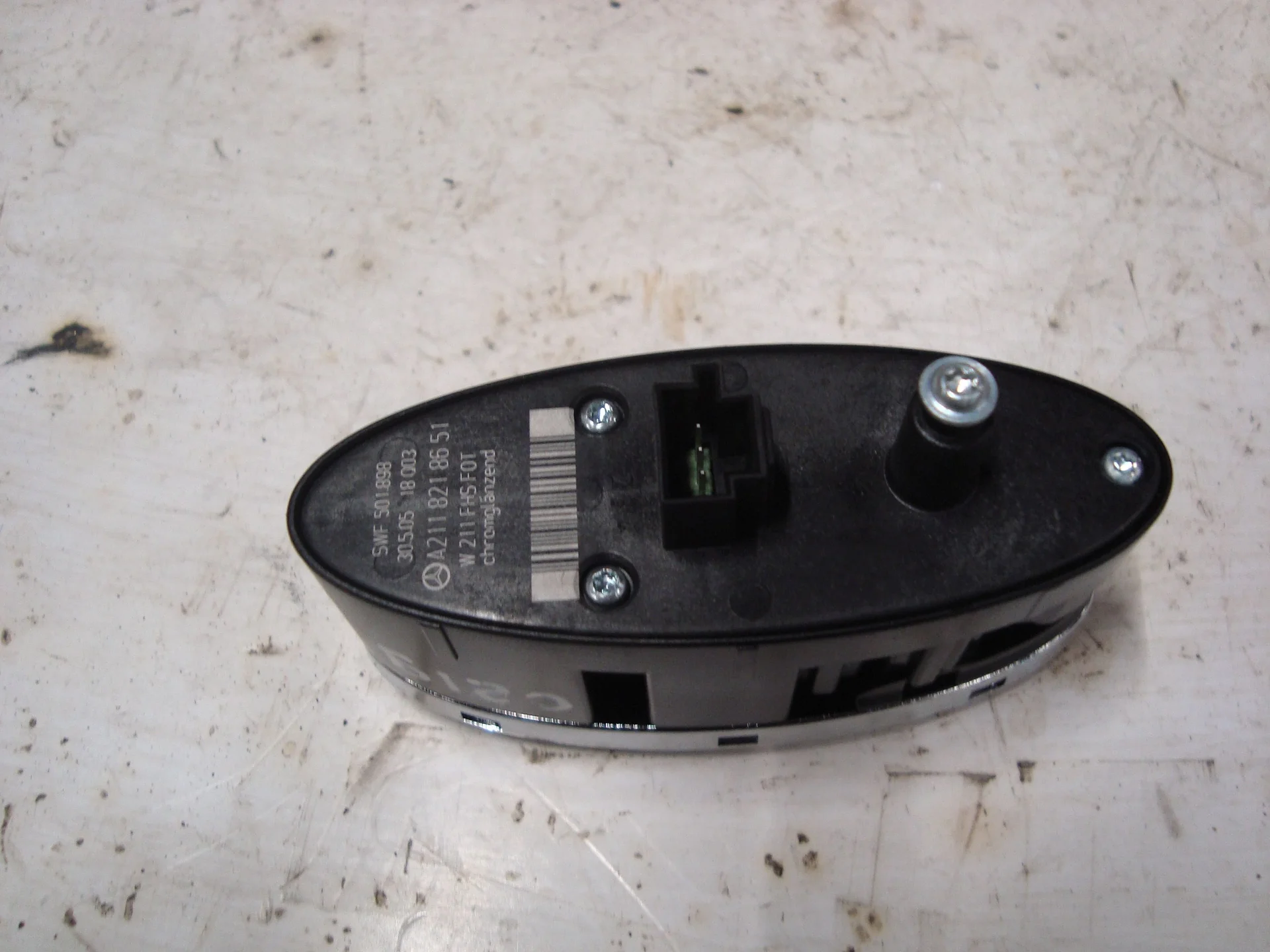 Кнопка стеклоподъёмника Mercedes-Benz C219 A2118219958 - миниатюра 2