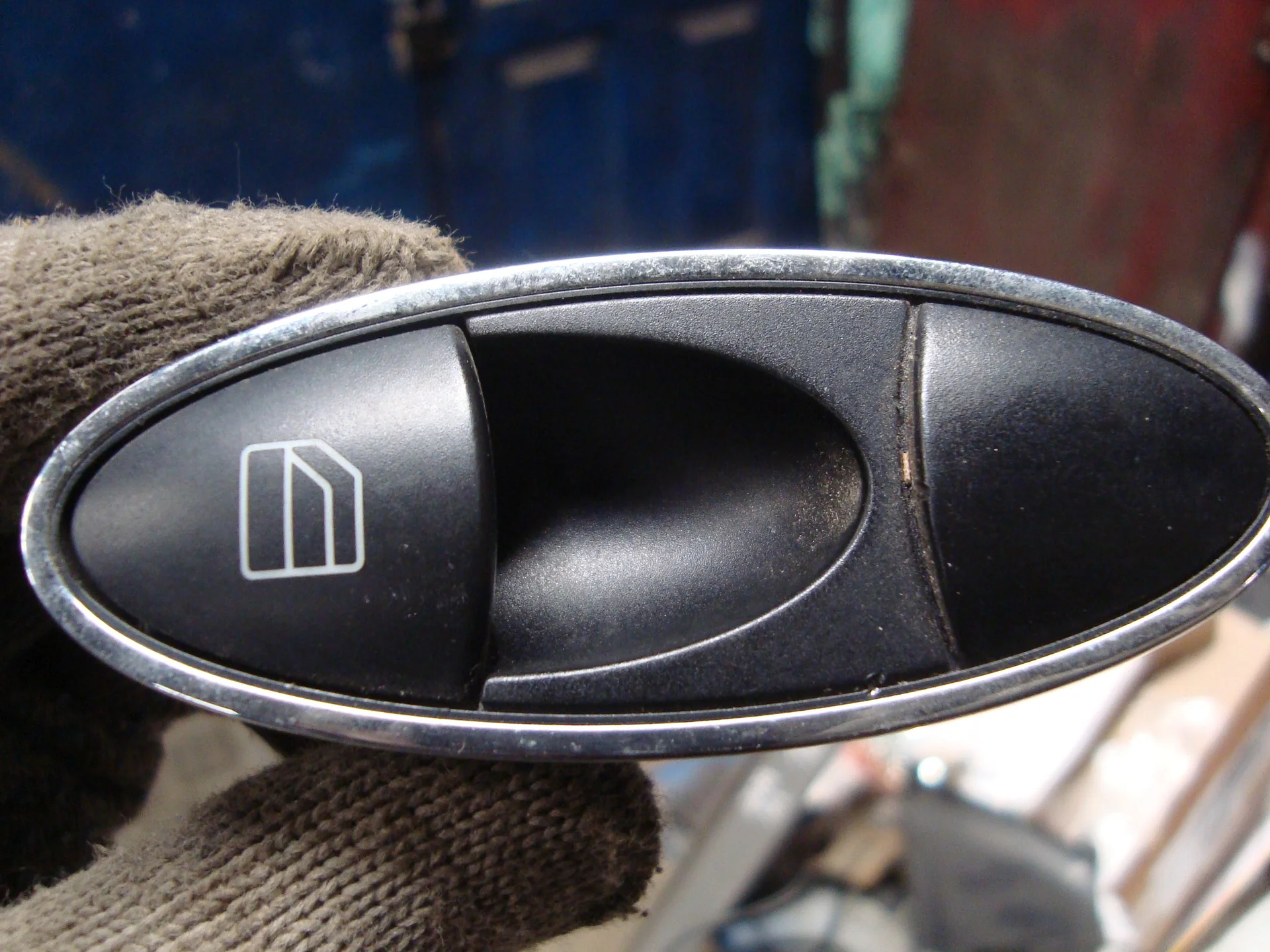 Кнопка стеклоподъёмника Mercedes-Benz C219 A2118219958 - миниатюра 4