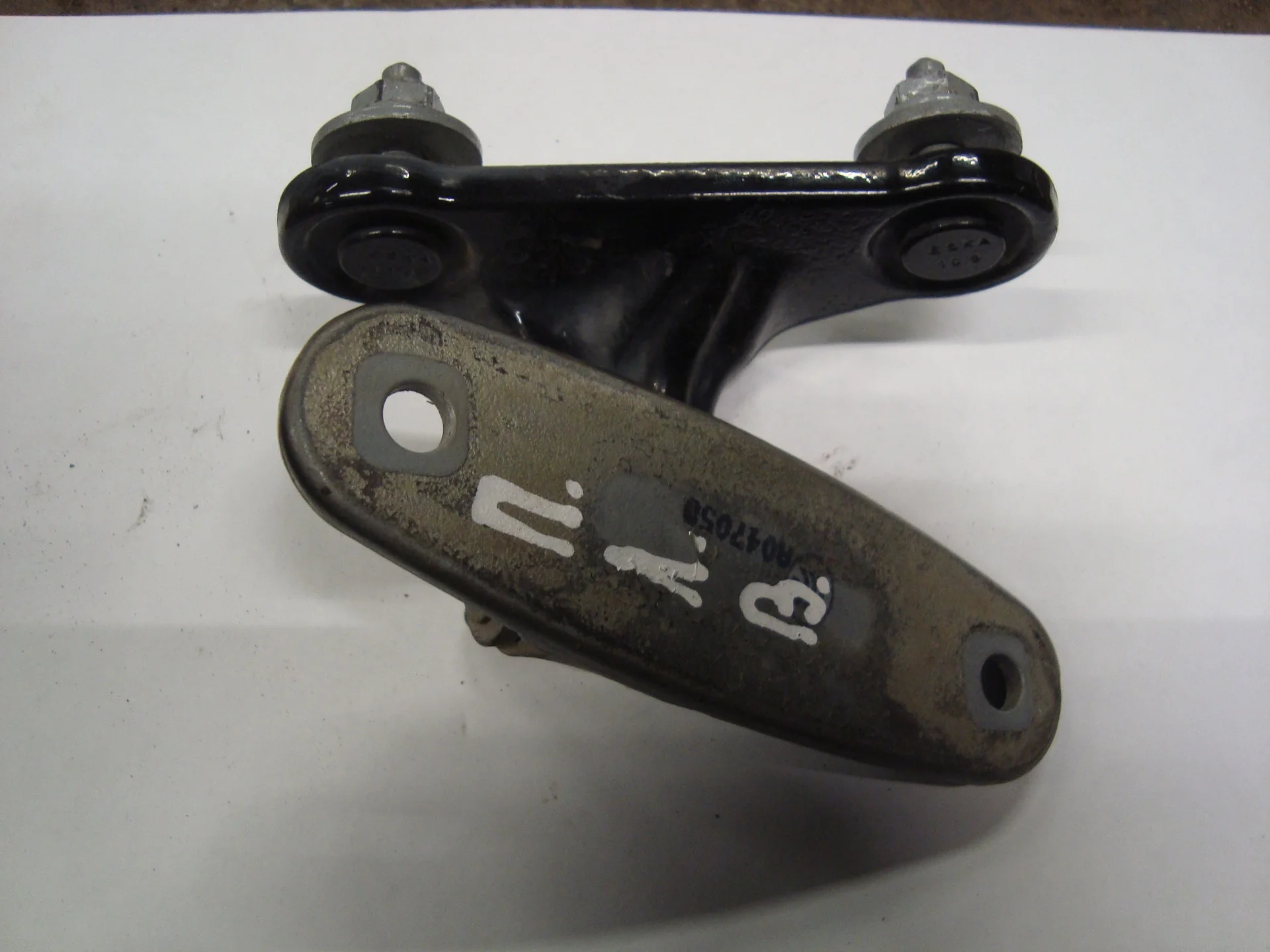 Петля двери передняя левая верхняя Mercedes-Benz W204 271 A2047200137 - миниатюра 2