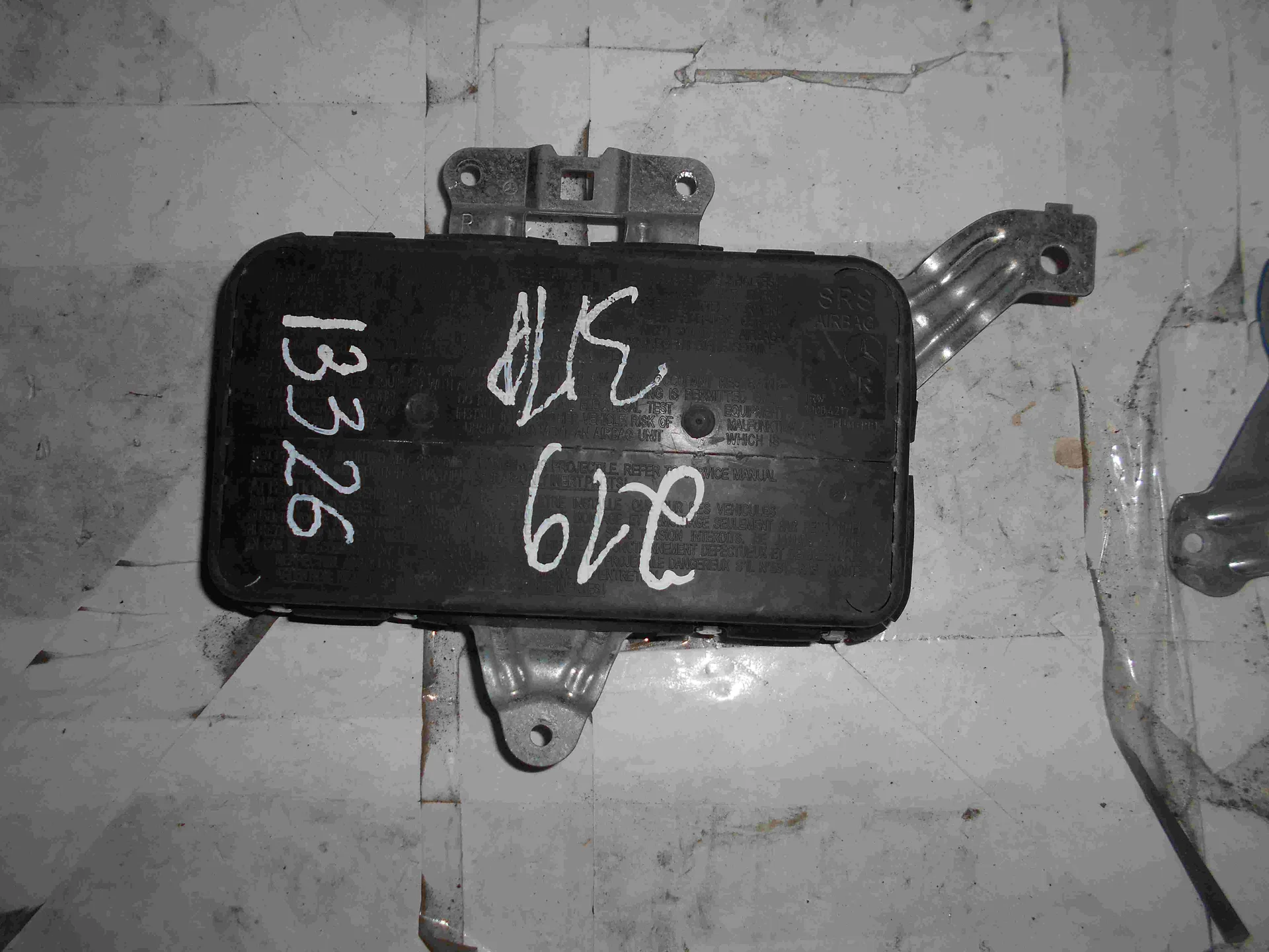 Подушка безопасности задней правой двери Mercedes-Benz C219 A2038600205 - изображение 1