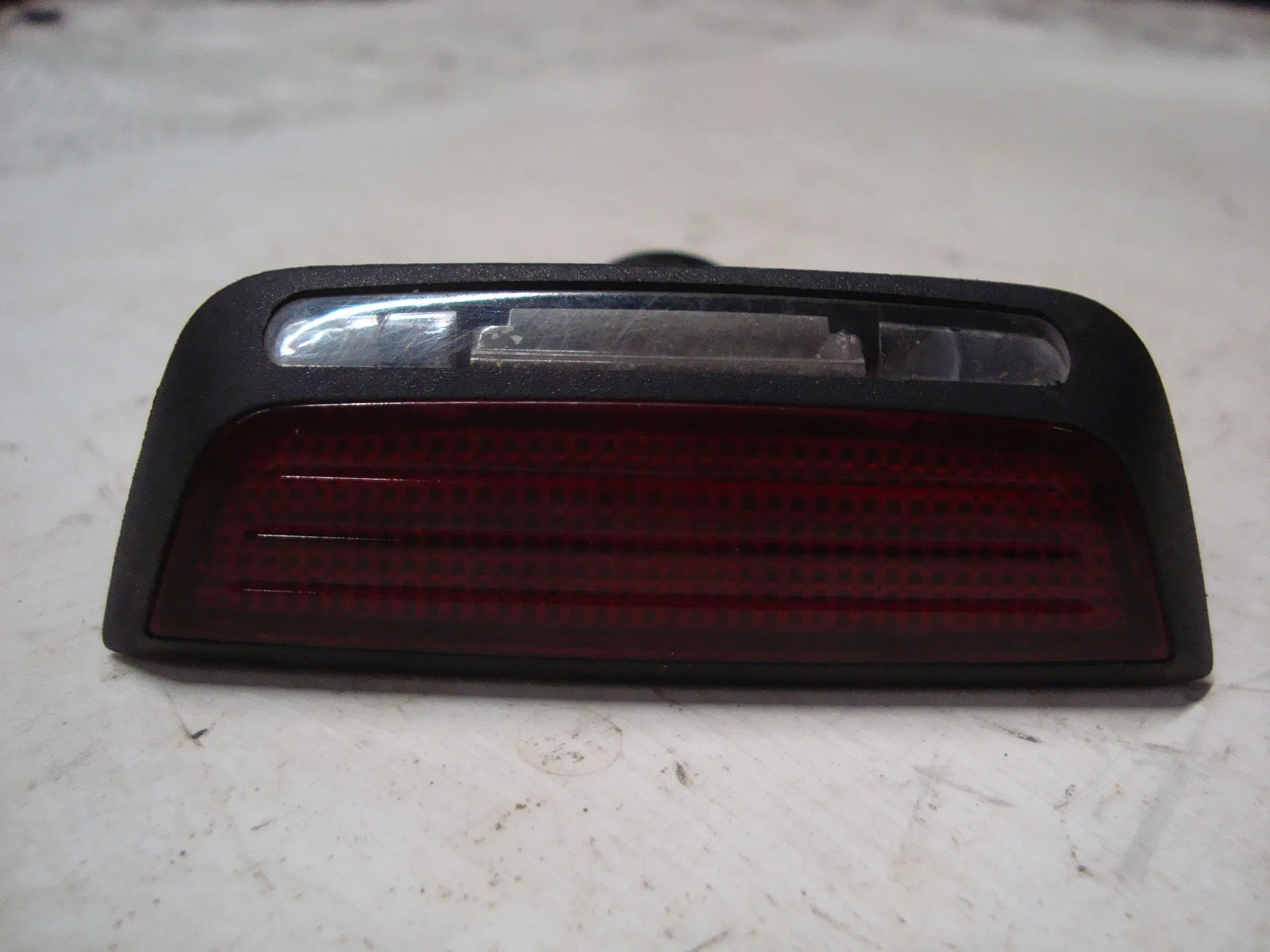 Фонарь обшивки двери Mercedes-Benz W204 271 A2048207901 - изображение 1