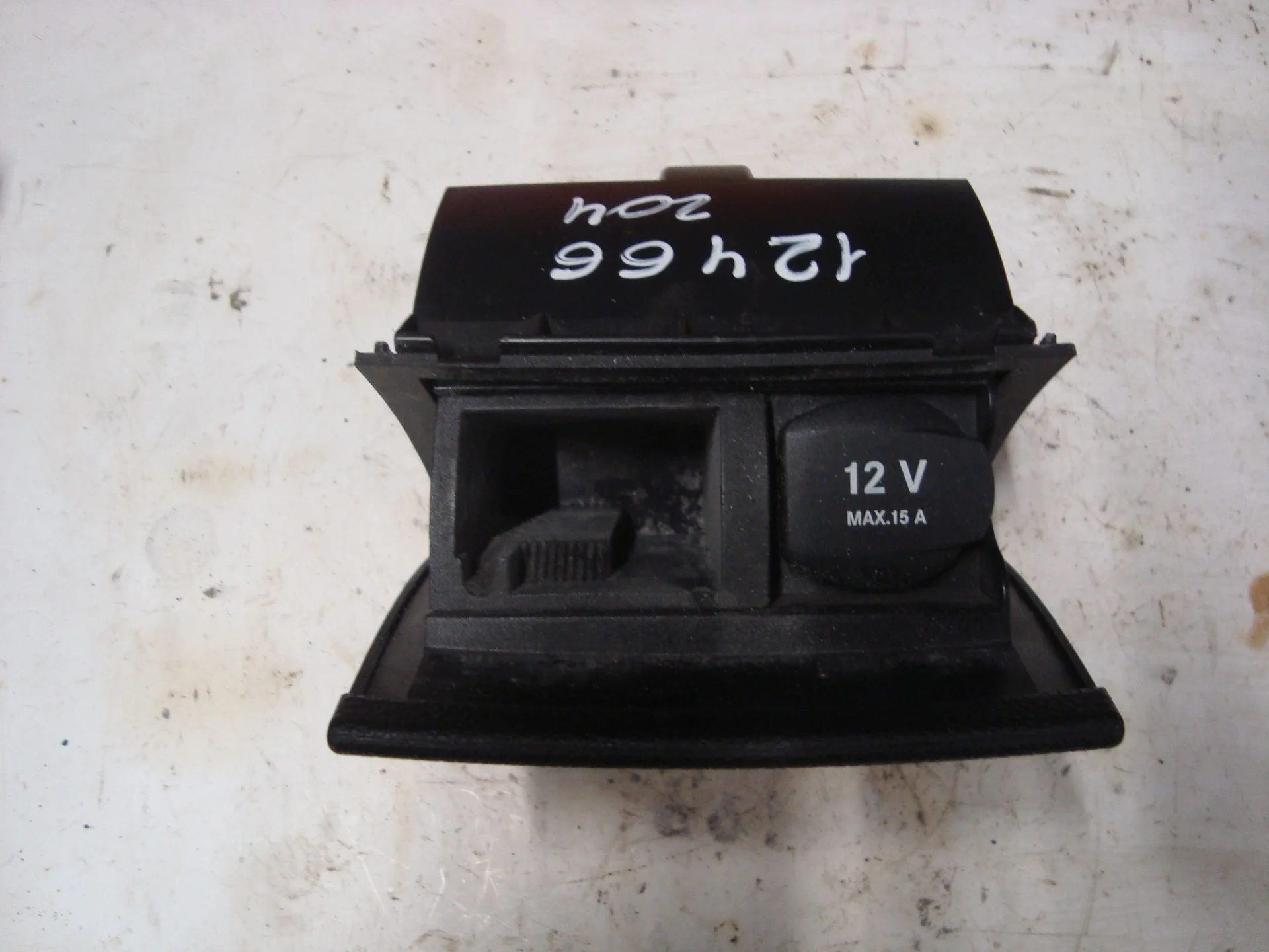 Пепельница задняя Mercedes-Benz W204 271 A2048100130 - миниатюра 2