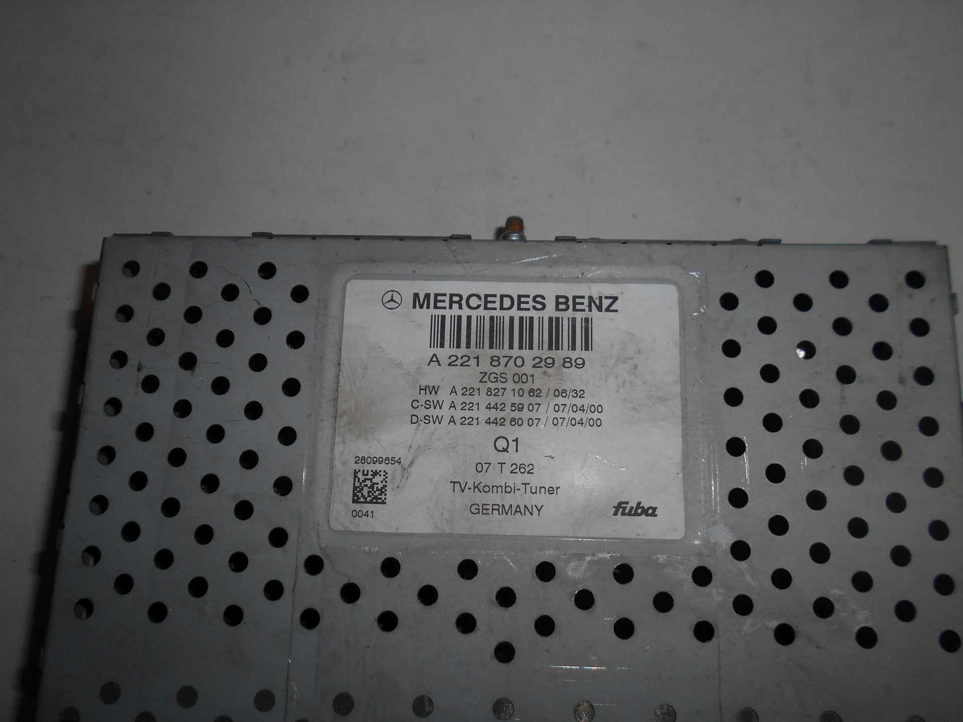 TV тюнер Mercedes-Benz W221  A2218702989 - миниатюра 2