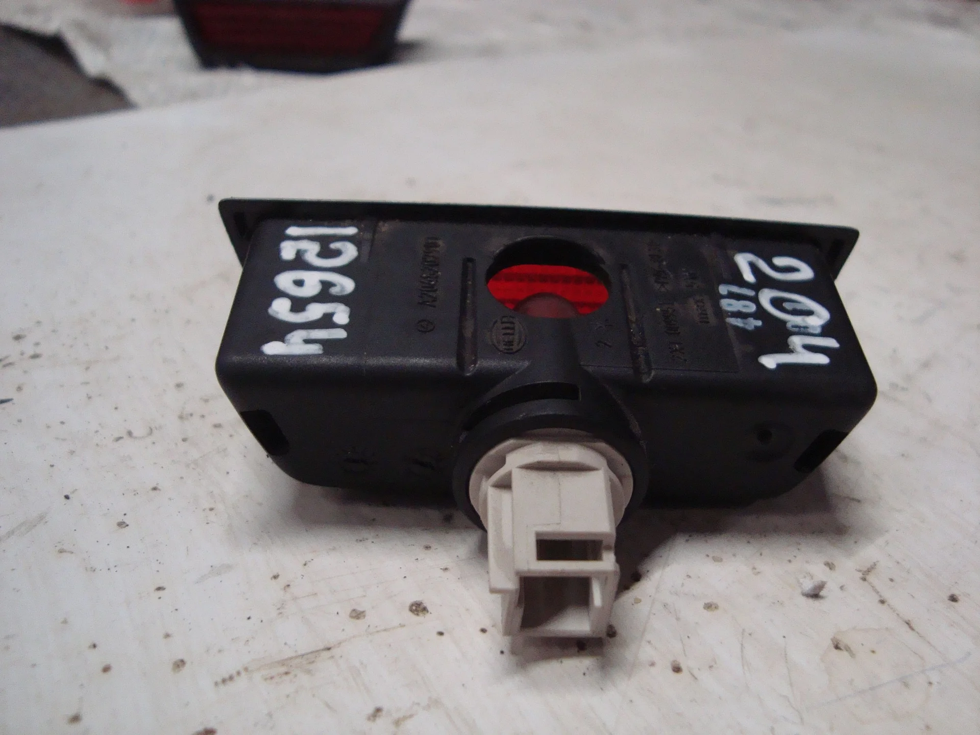 Фонарь обшивки двери Mercedes-Benz W204 271 A2048207901 - миниатюра 3