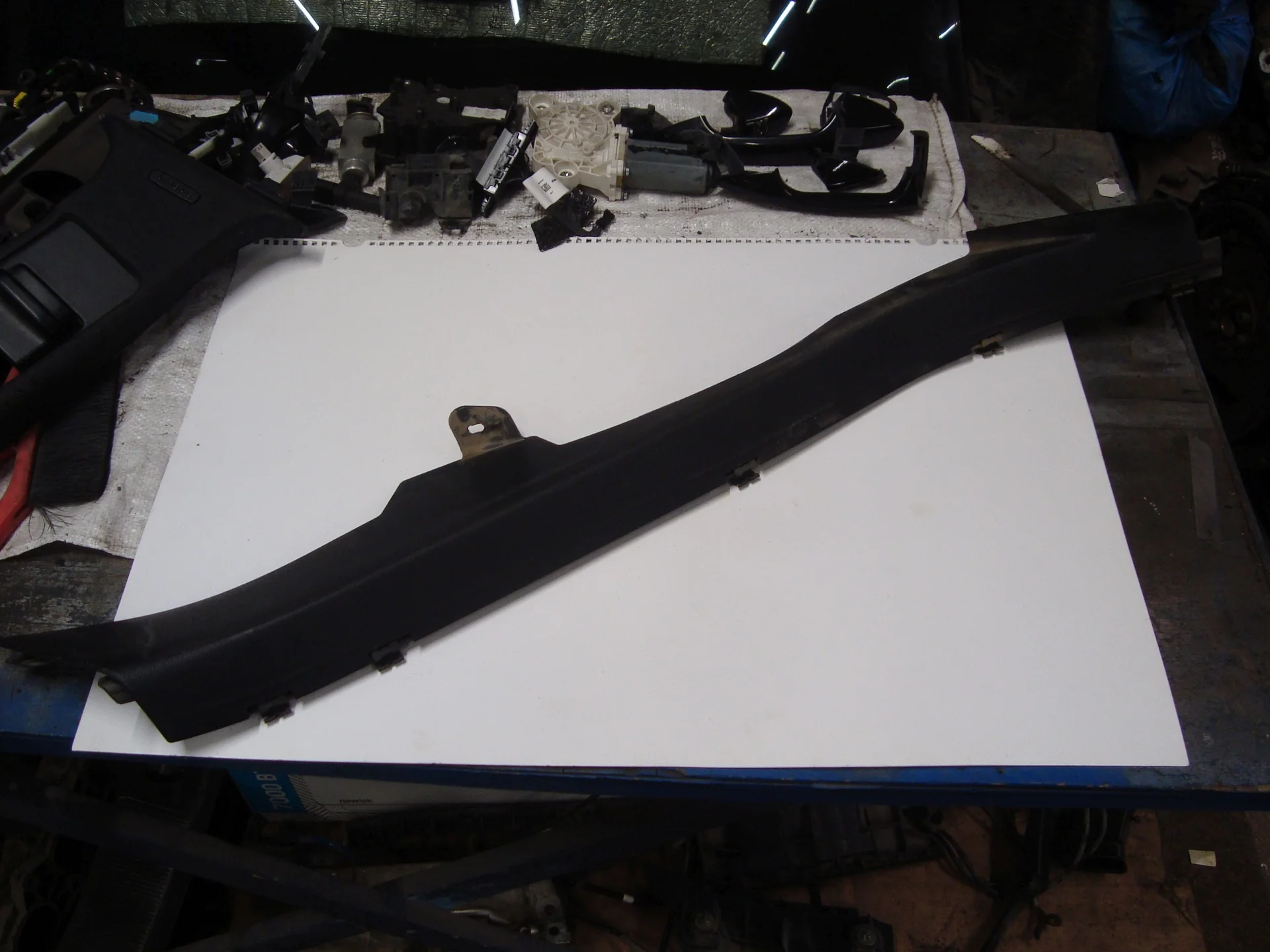 Обшивка стойки задней правой Mercedes-Benz W204 271 A2046905826 - миниатюра 2