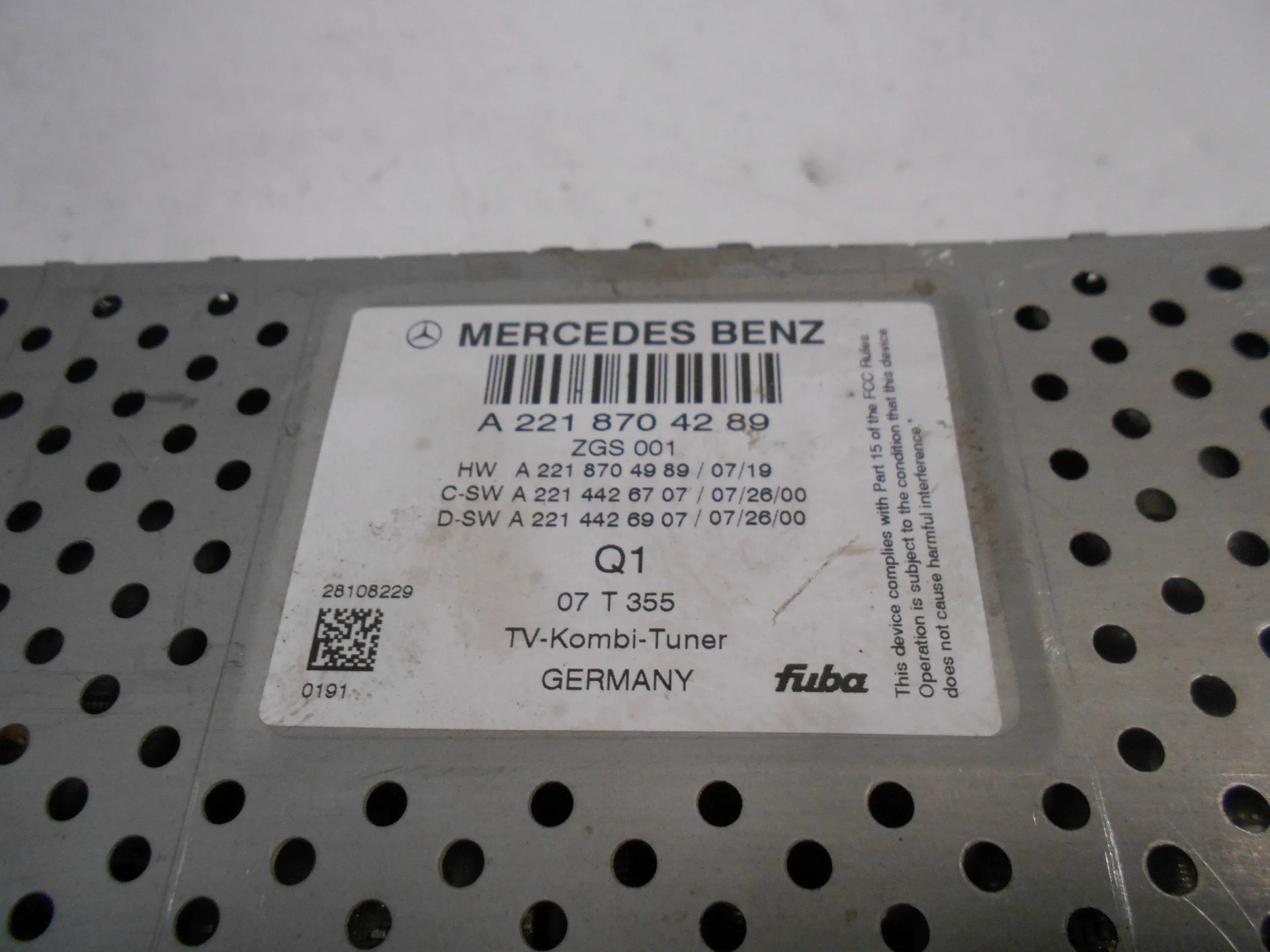 TV тюнер Mercedes-Benz W221  A2218704289 - миниатюра 2