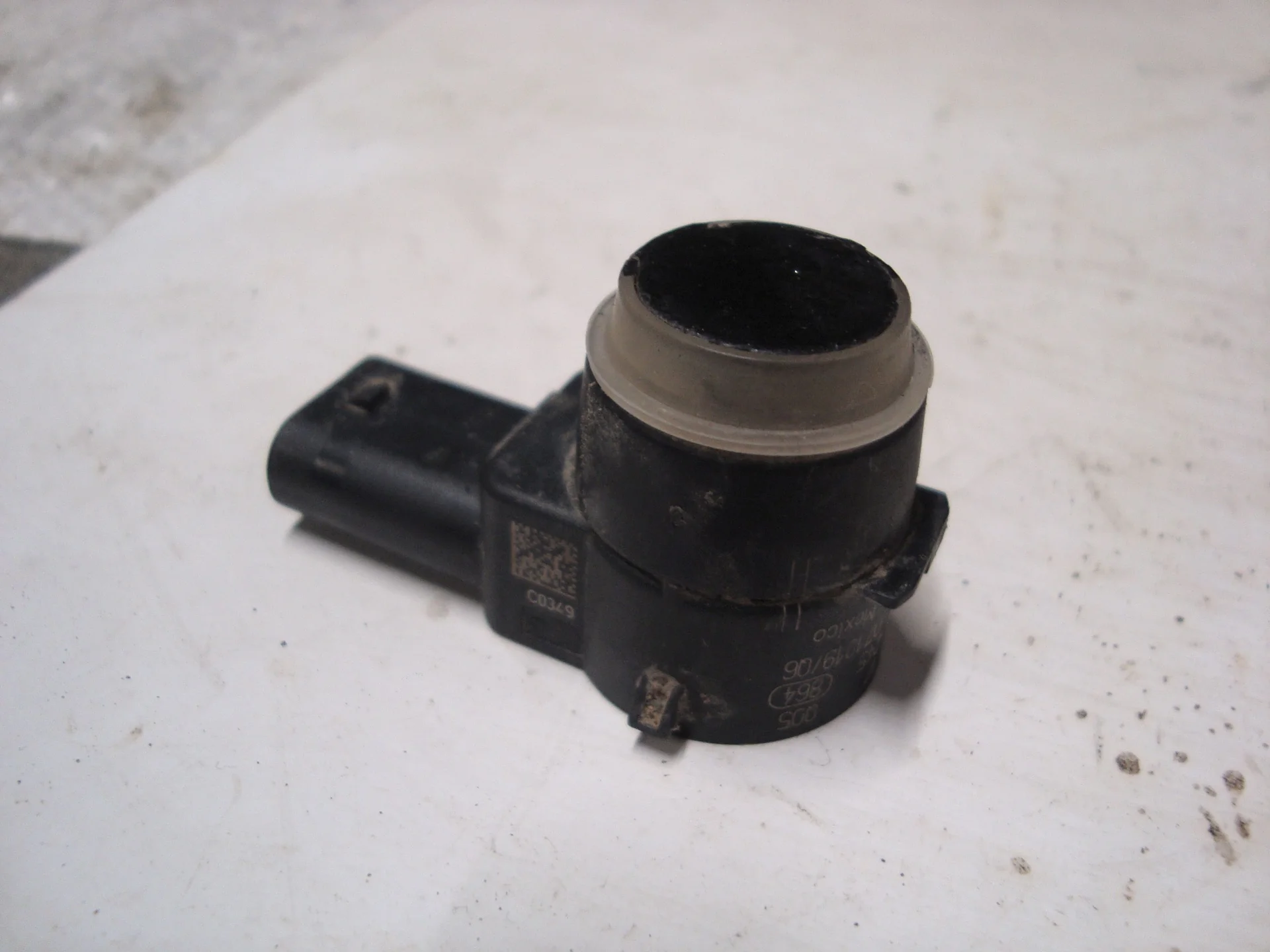 Датчик парктроника Mercedes-Benz W204 271 A2215420417 - изображение 1