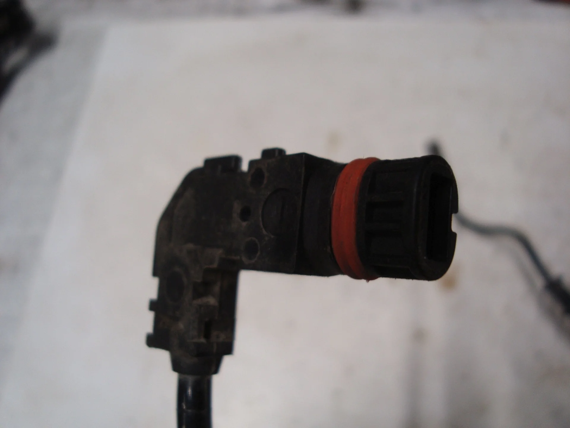 Датчик ABS передний Mercedes-Benz W204 271 A2045400117 - миниатюра 2