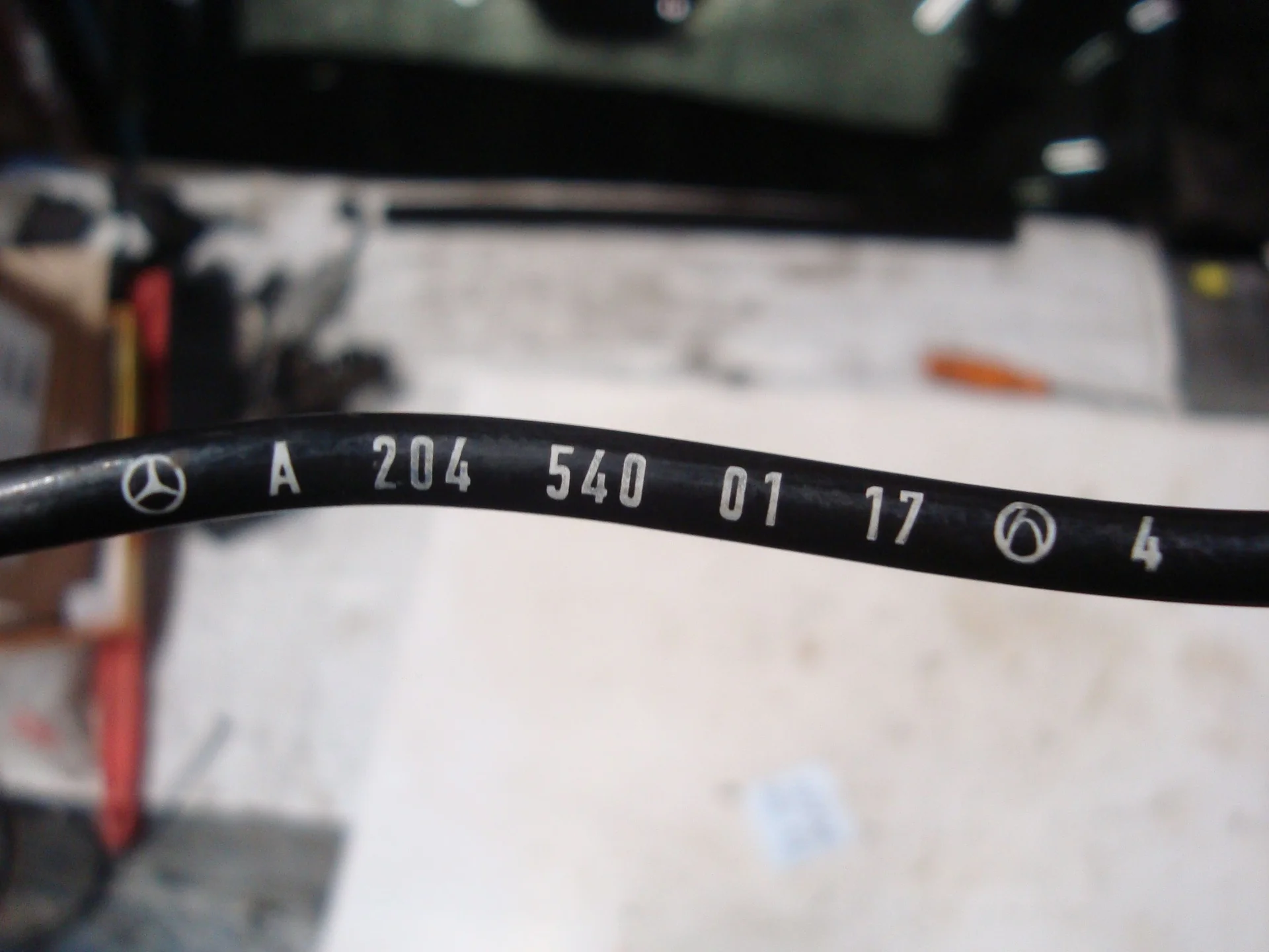 Датчик ABS передний Mercedes-Benz W204 271 A2045400117 - миниатюра 4