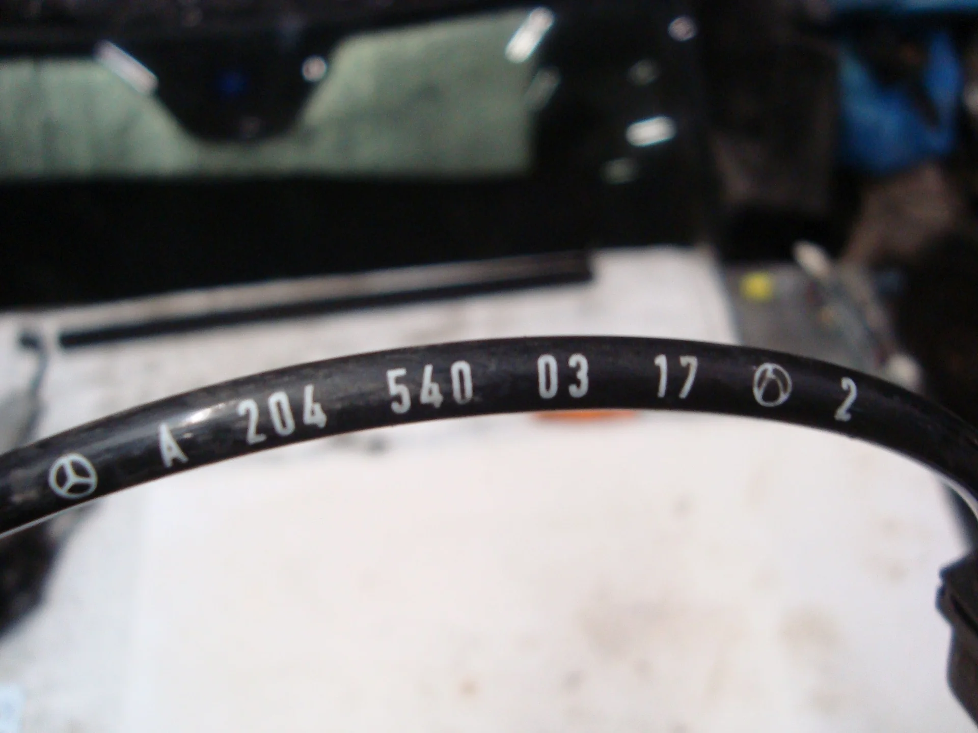 Датчик ABS задний Mercedes-Benz W204 271 A2045400317 - миниатюра 4