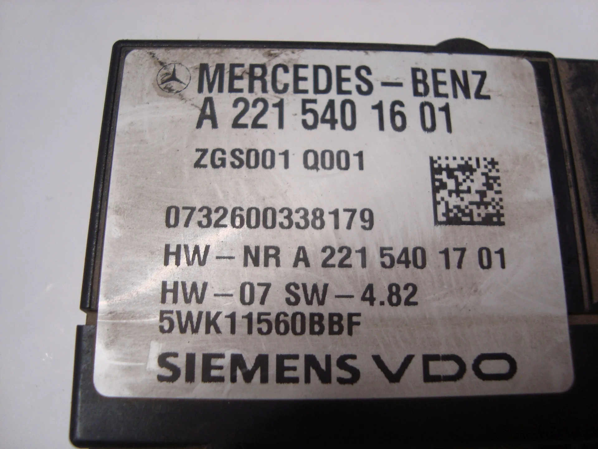 Блок управления топливным насосом Mercedes-Benz W204 271 A2215401601 - миниатюра 3