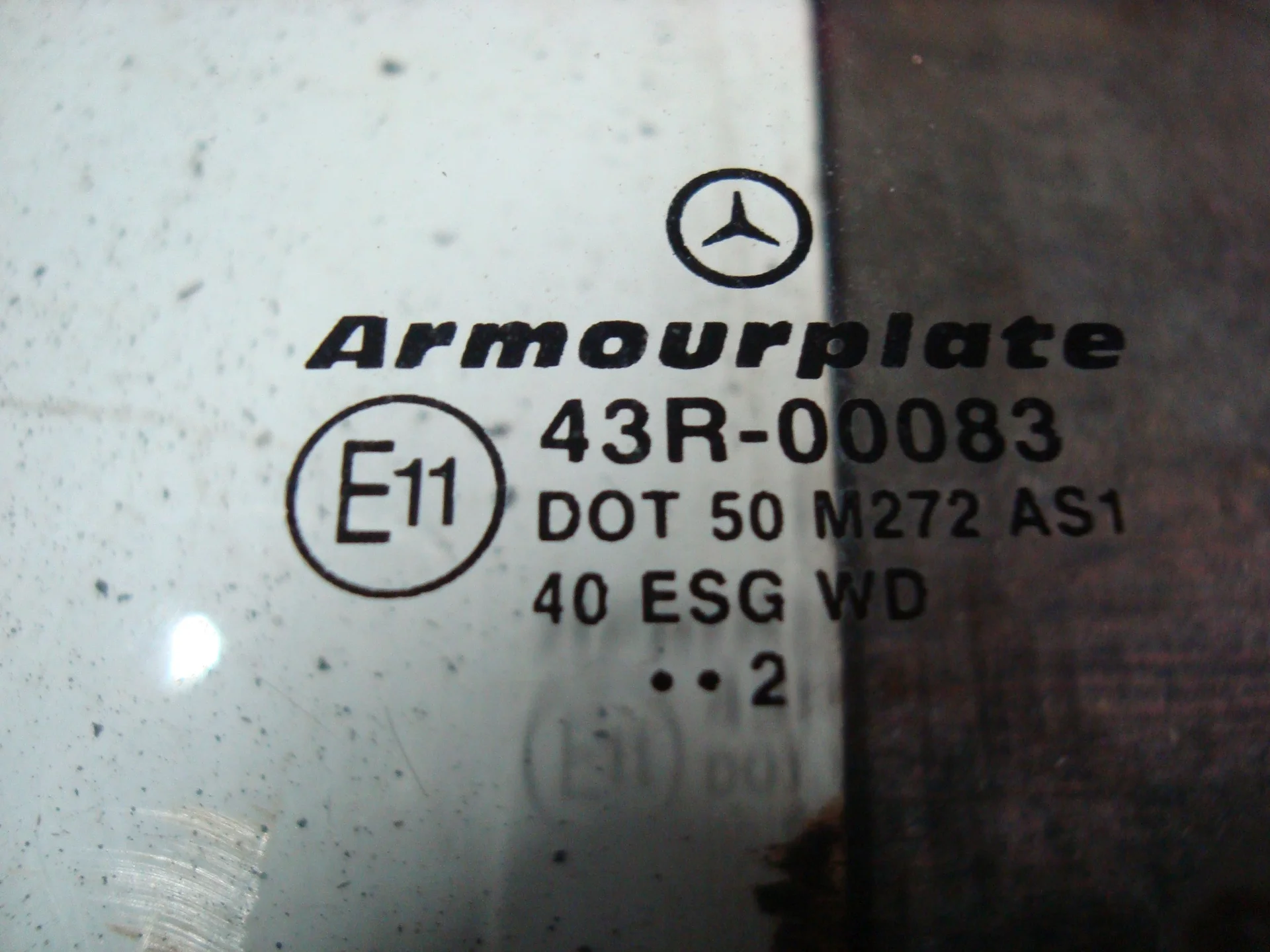 Стекло передней левой двери Mercedes-Benz W203 111 A2037250110 - миниатюра 2