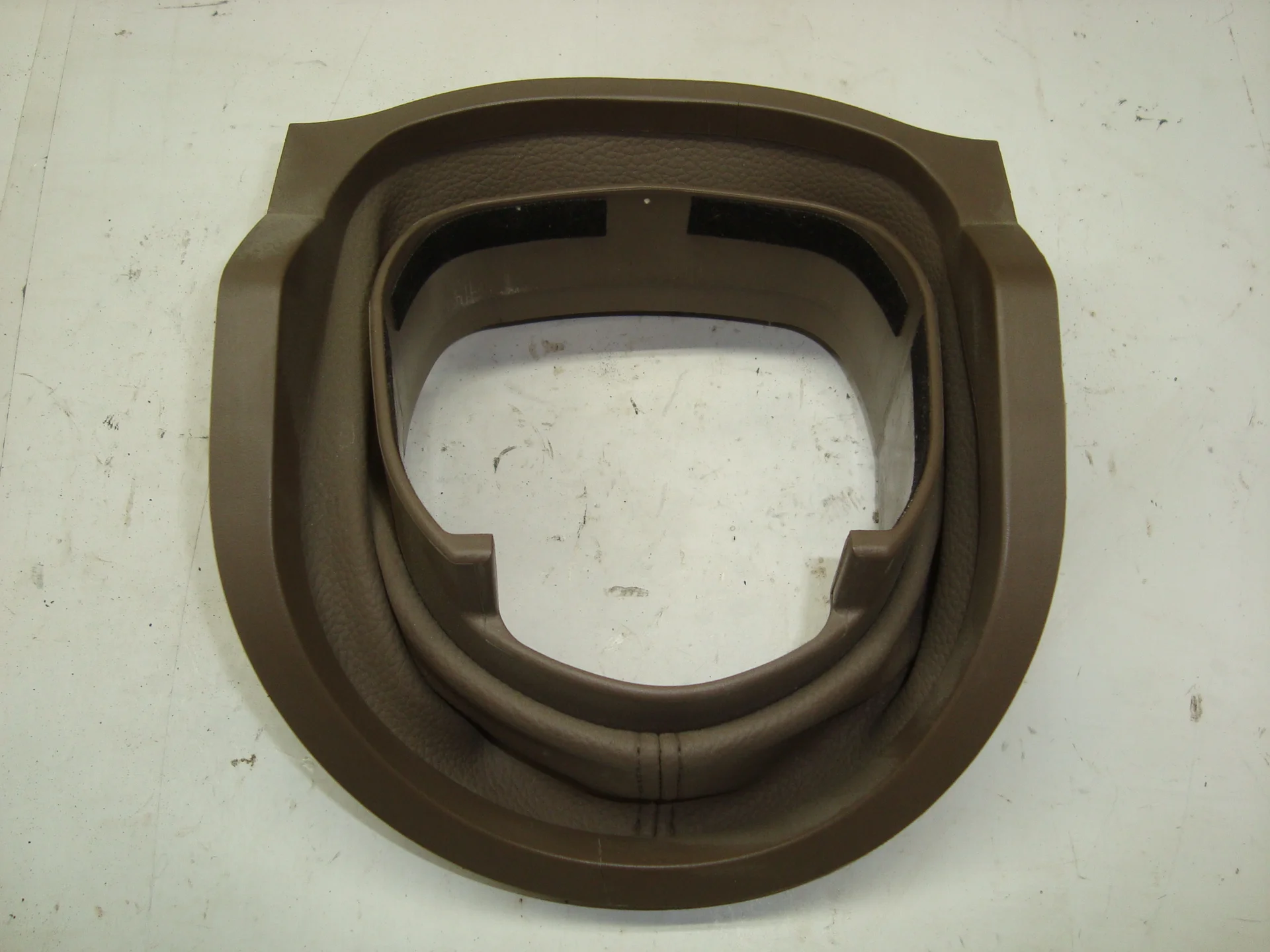 Кожух рулевой колонки Mercedes-Benz W251 272 A2514600195 - изображение 1