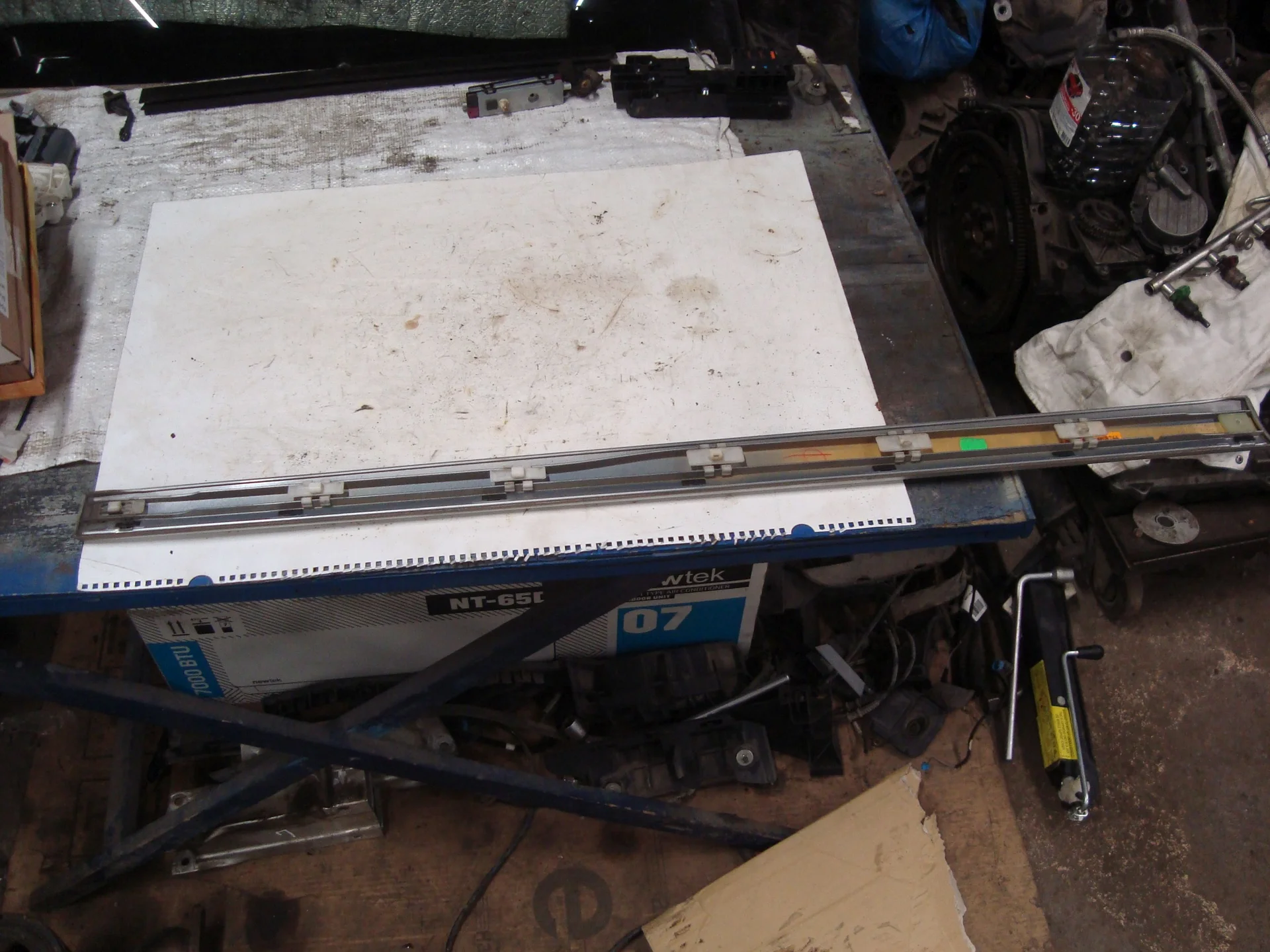 Накладка двери передней левой Mercedes-Benz W203 111 A2036904962 - миниатюра 2