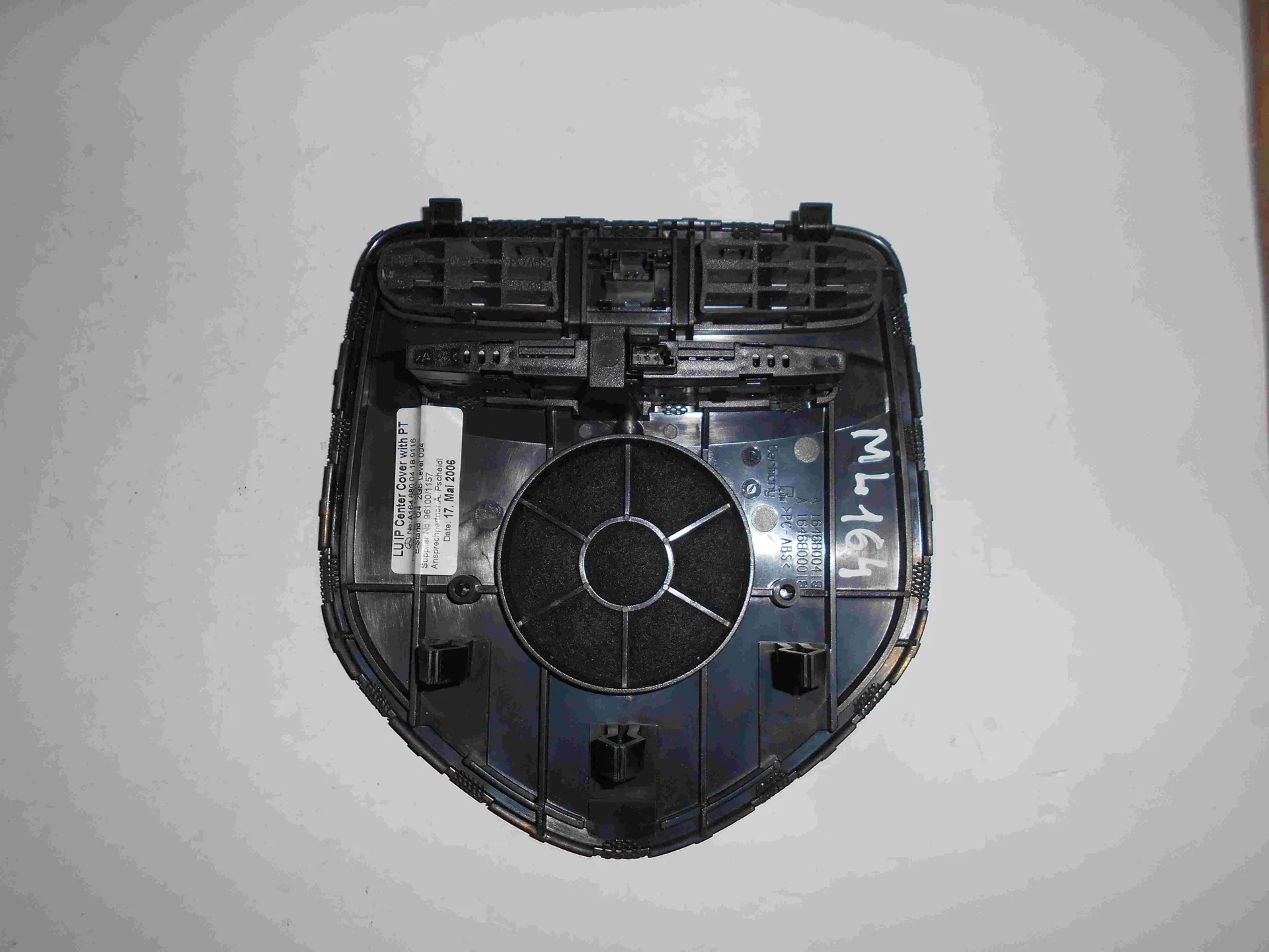 Накладка торпеды Mercedes-Benz W164 A1646800418 - миниатюра 2