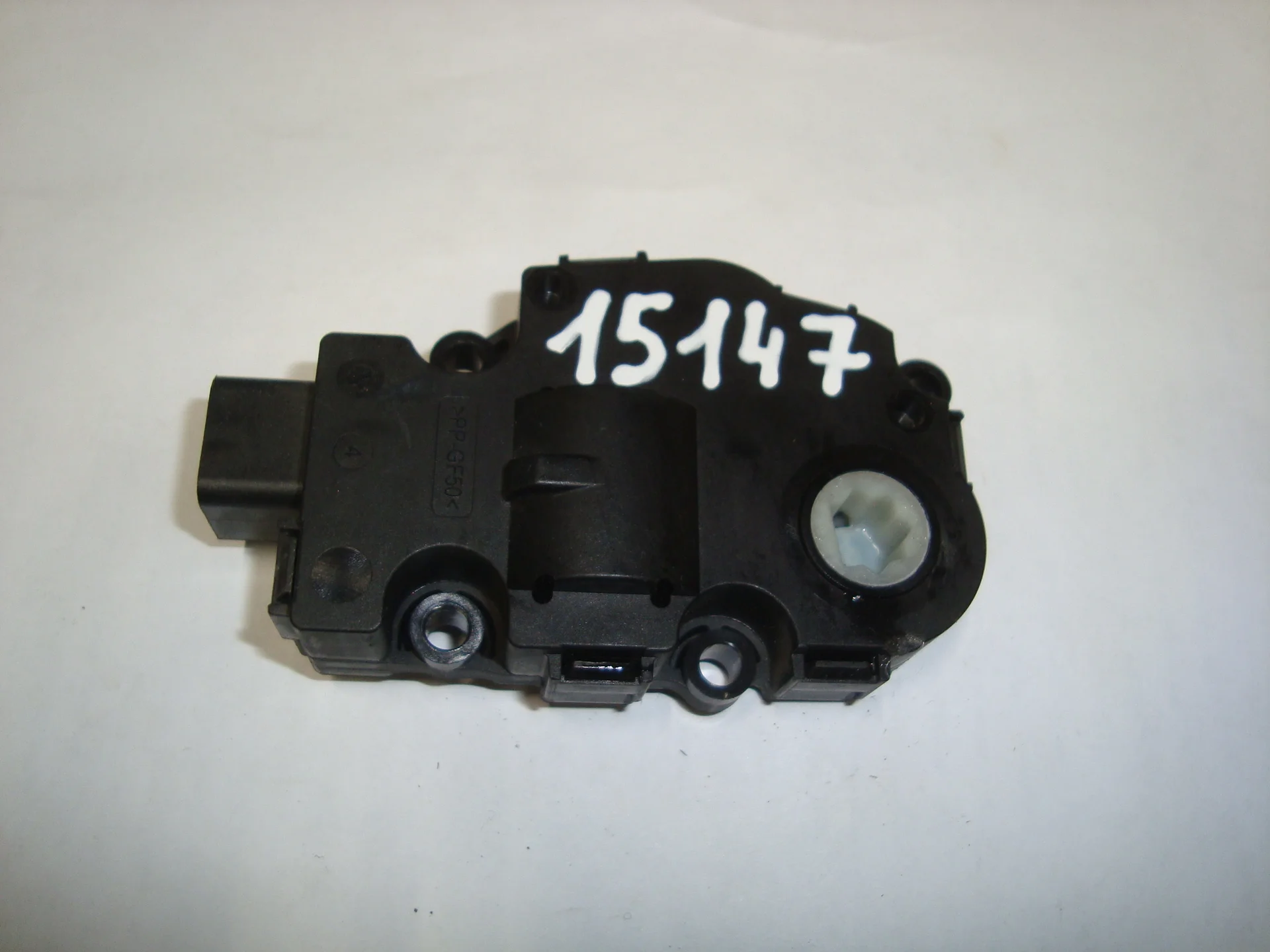 Моторчик заслонки печки Mercedes-Benz W164 642 A1669060008 - изображение 1