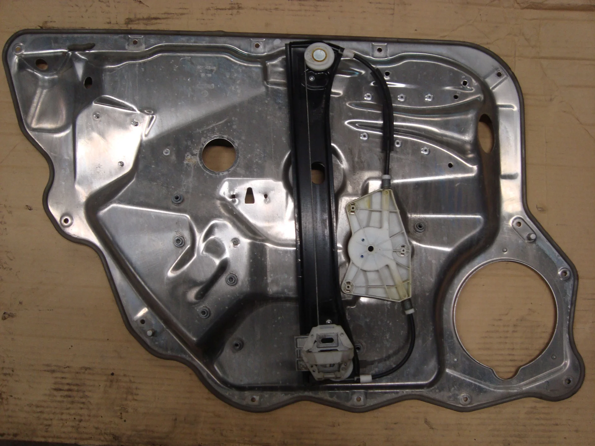 Стеклоподъемник электрический задний правый Mercedes-Benz W221 - миниатюра 2