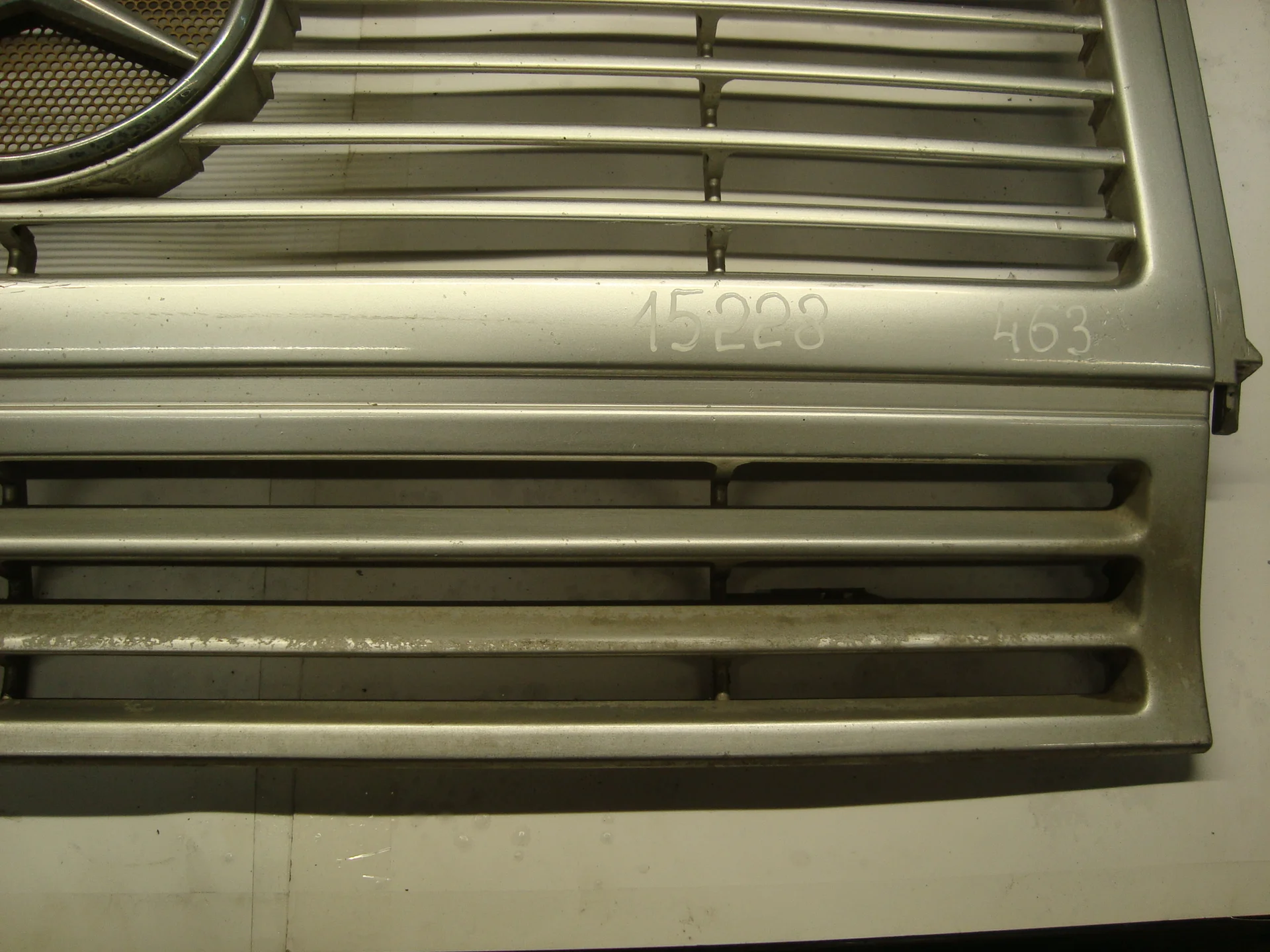 Решетка радиатора Mercedes-Benz W463  A4638880015 - миниатюра 2