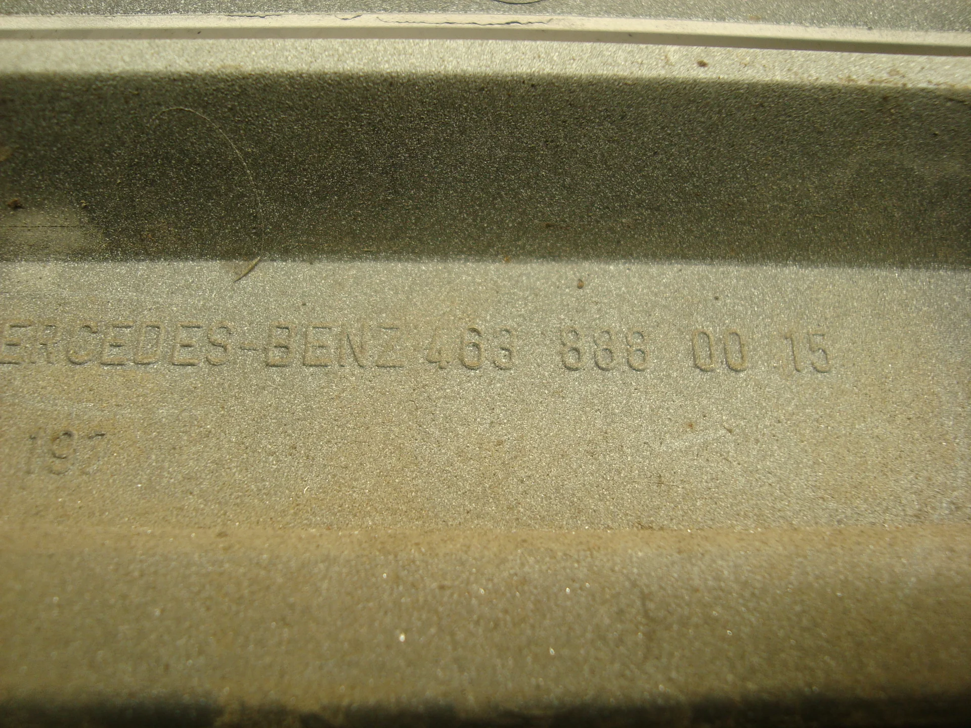 Решетка радиатора Mercedes-Benz W463  A4638880015 - миниатюра 6