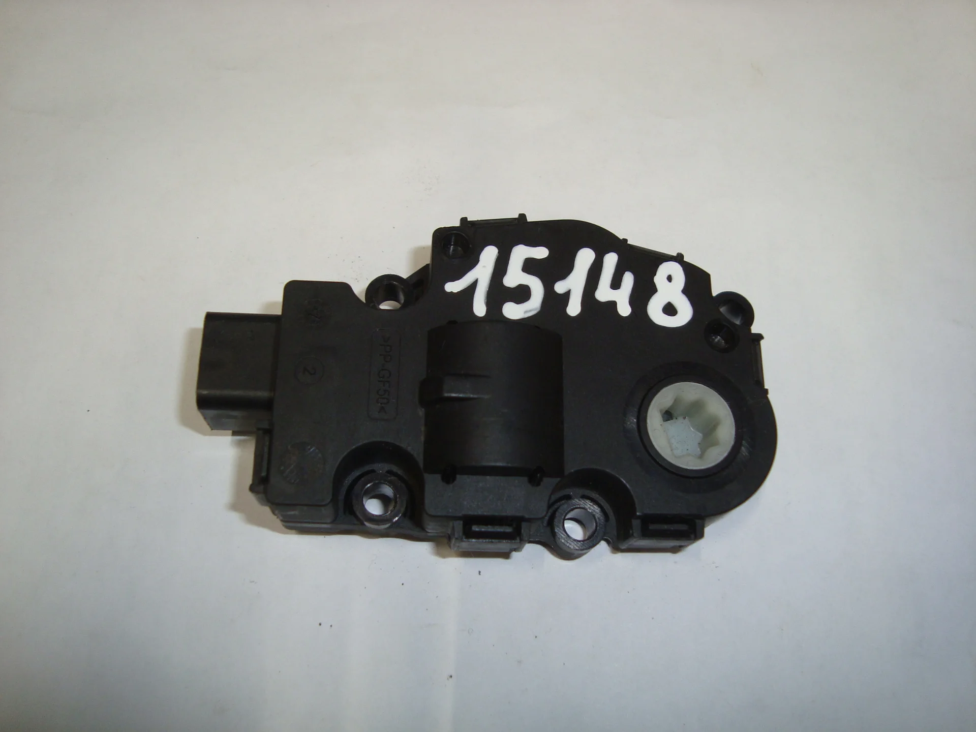 Моторчик заслонки печки Mercedes-Benz W164 642 A1669060008 - изображение 1