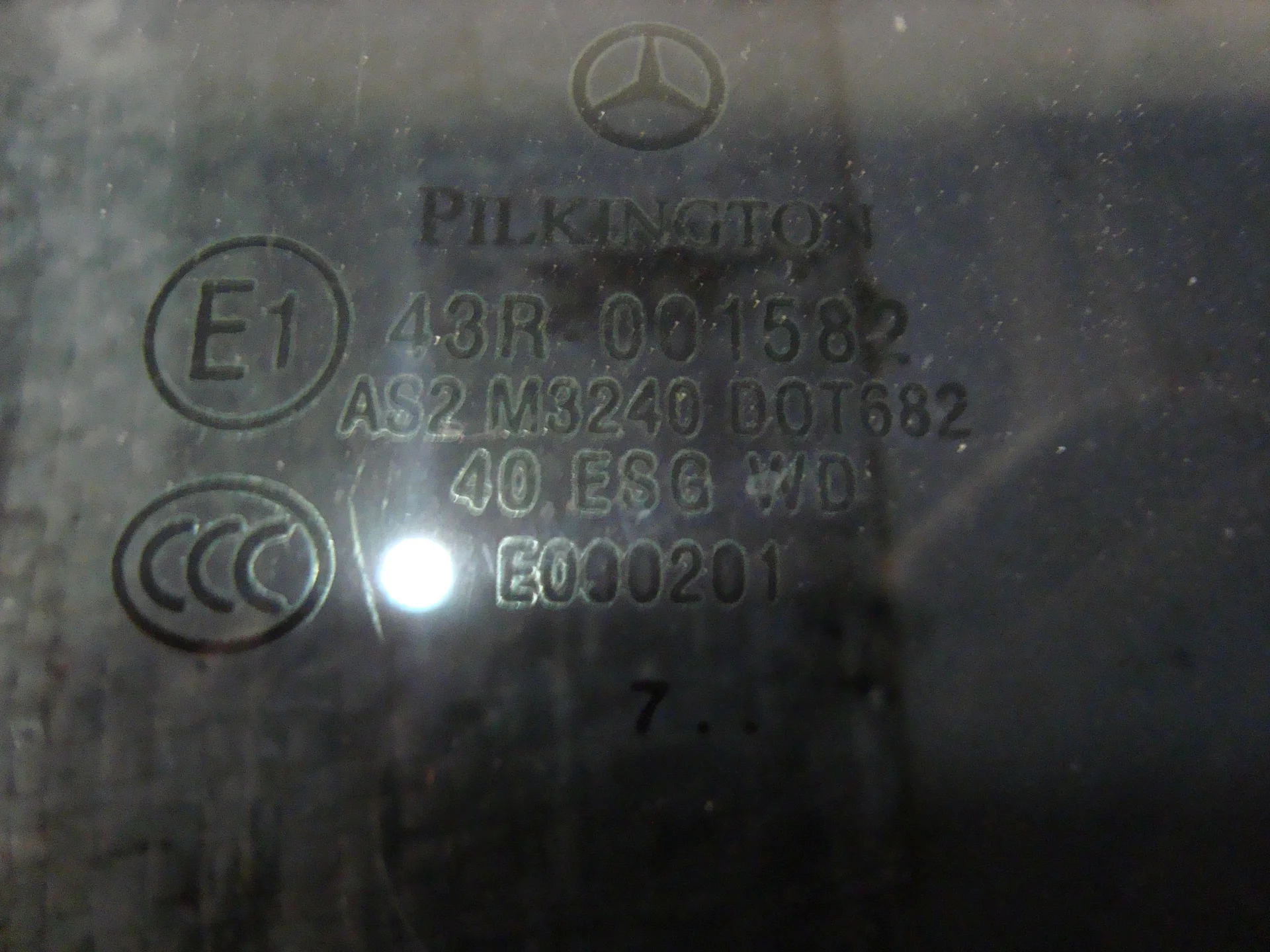 Стекло передней правой двери Mercedes-Benz W204 271 A2047250210 - миниатюра 2