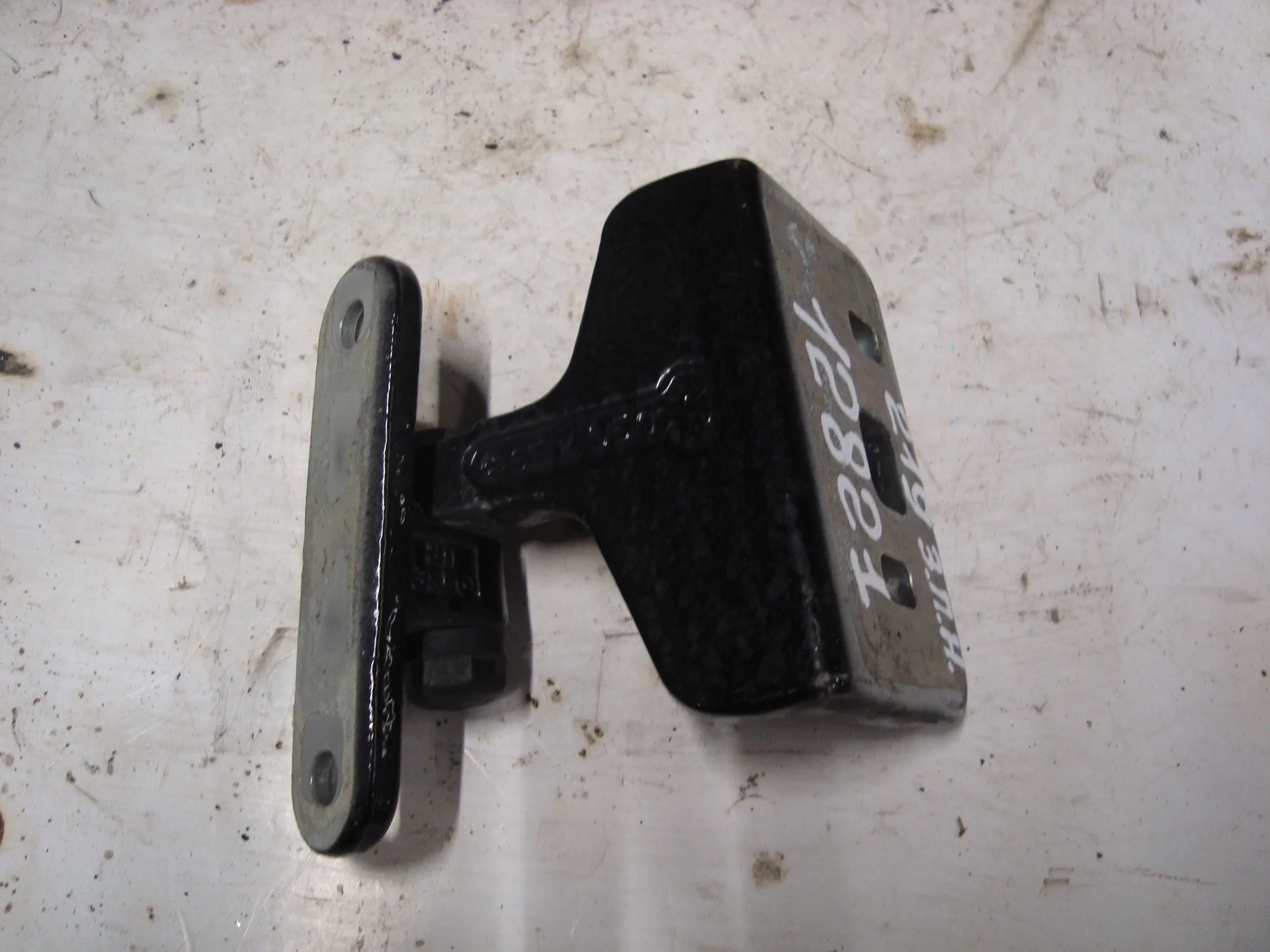 Петля двери задняя правая нижняя Mercedes-Benz C219  A2197301037 - миниатюра 2