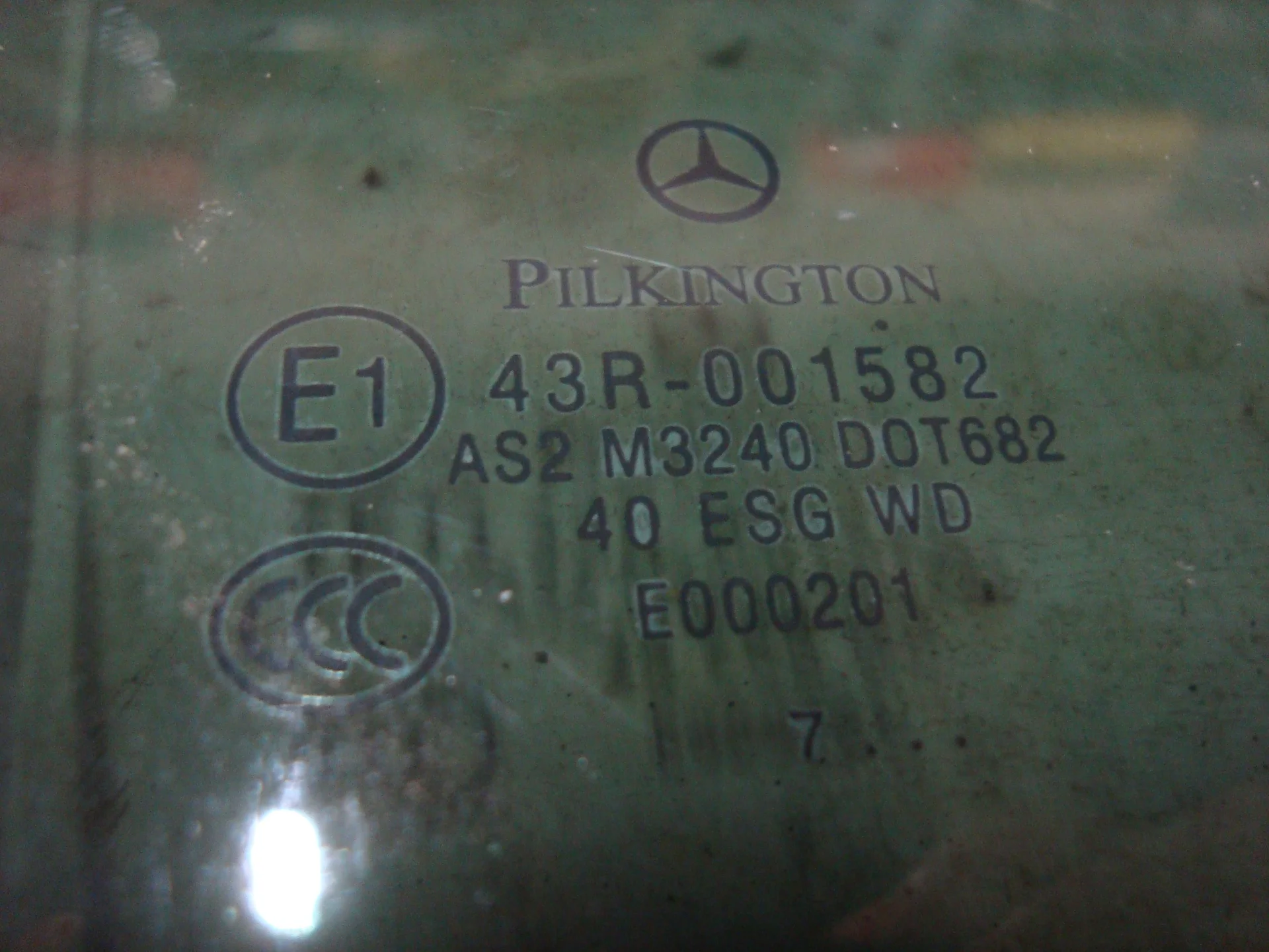 Стекло задней правой двери Mercedes-Benz W204 271 A2047350210 - миниатюра 2
