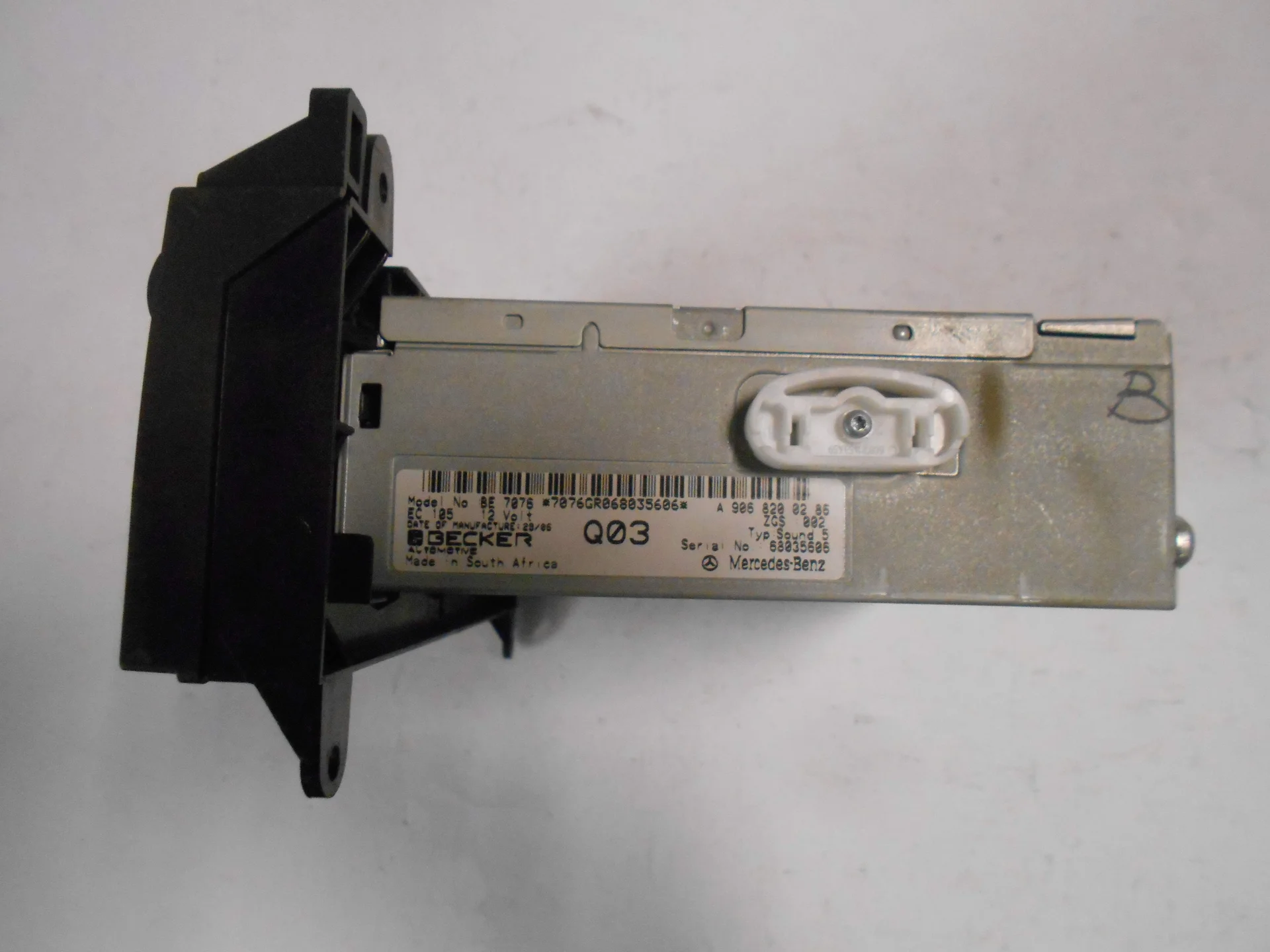 Магнитола Mercedes-Benz W639 A9068200286 - миниатюра 3