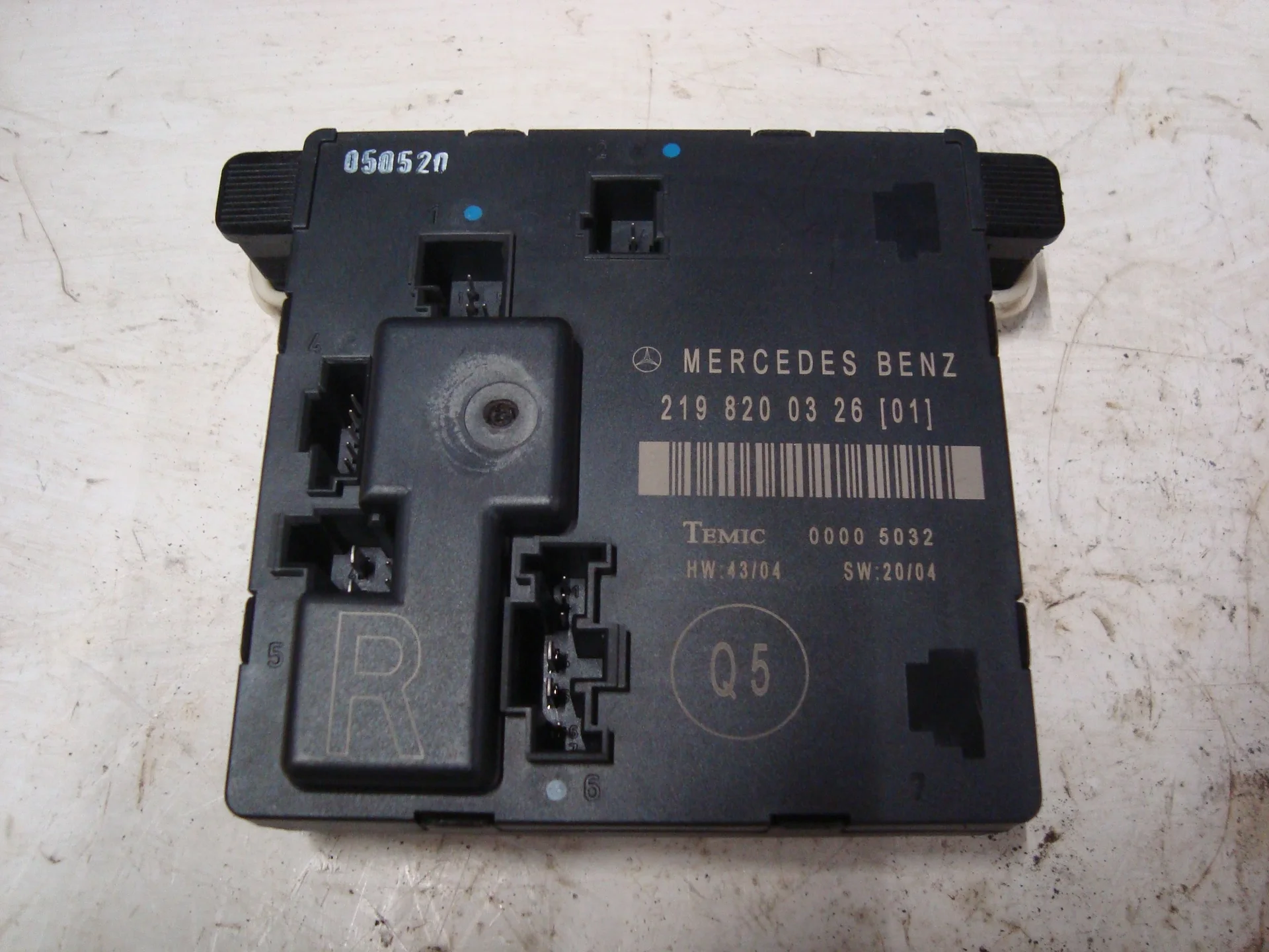 Блок управления задней правой двери Mercedes-Benz C219 A2198200326 - изображение 1