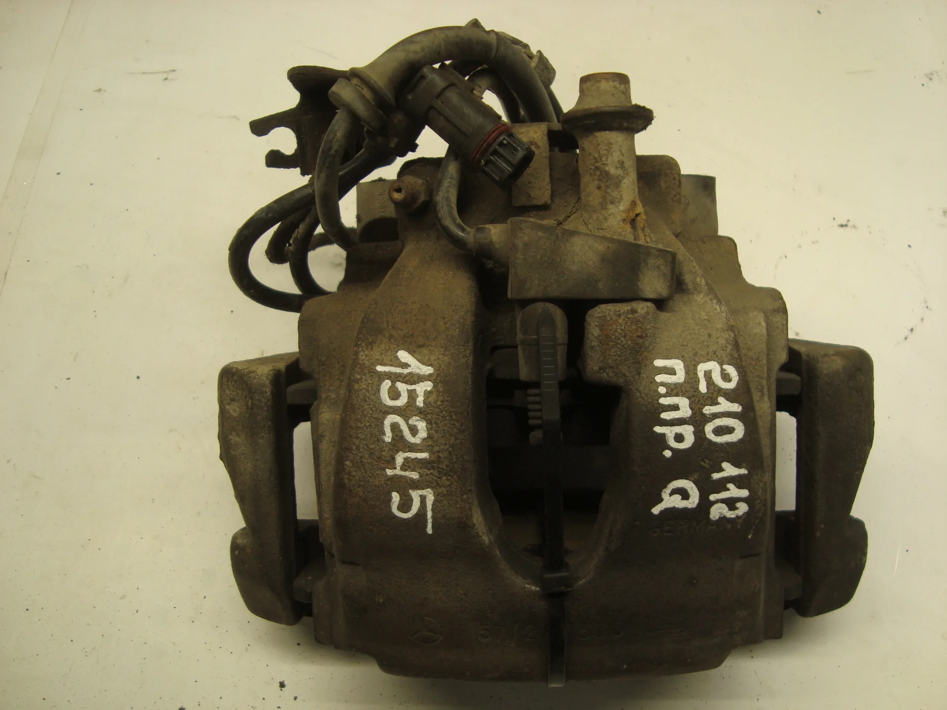 Суппорт передний левый Mercedes-Benz W210 112 A0014203283